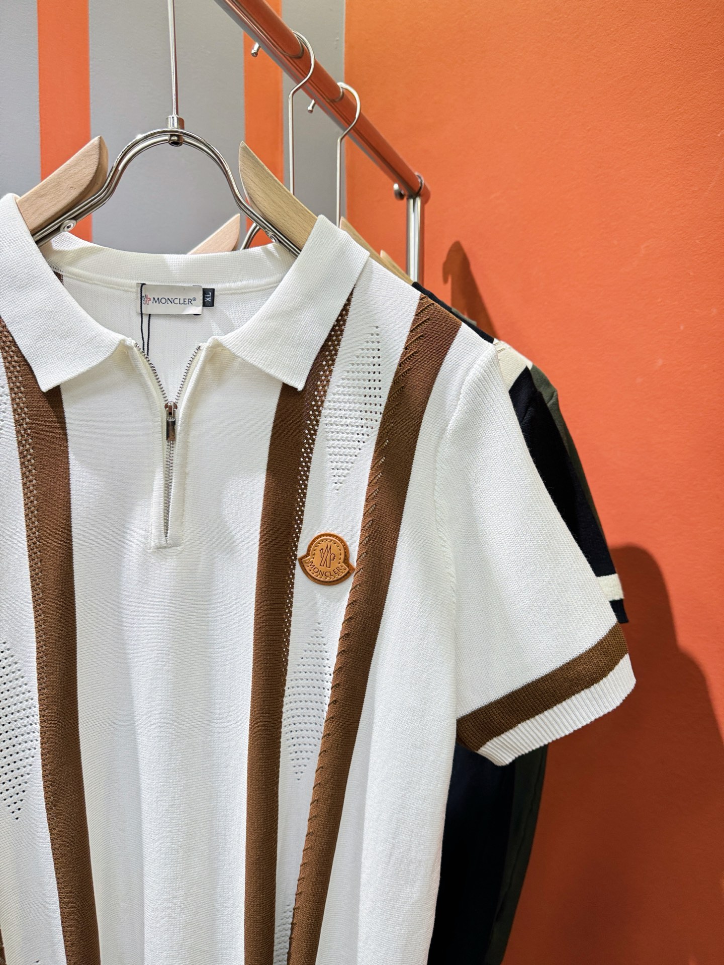 Moncler Fashion Short-Sleeved Shirt: Luxury Knit Sleeves, Imported Fabric, Top Quality, Wide Size Range - 图片 3