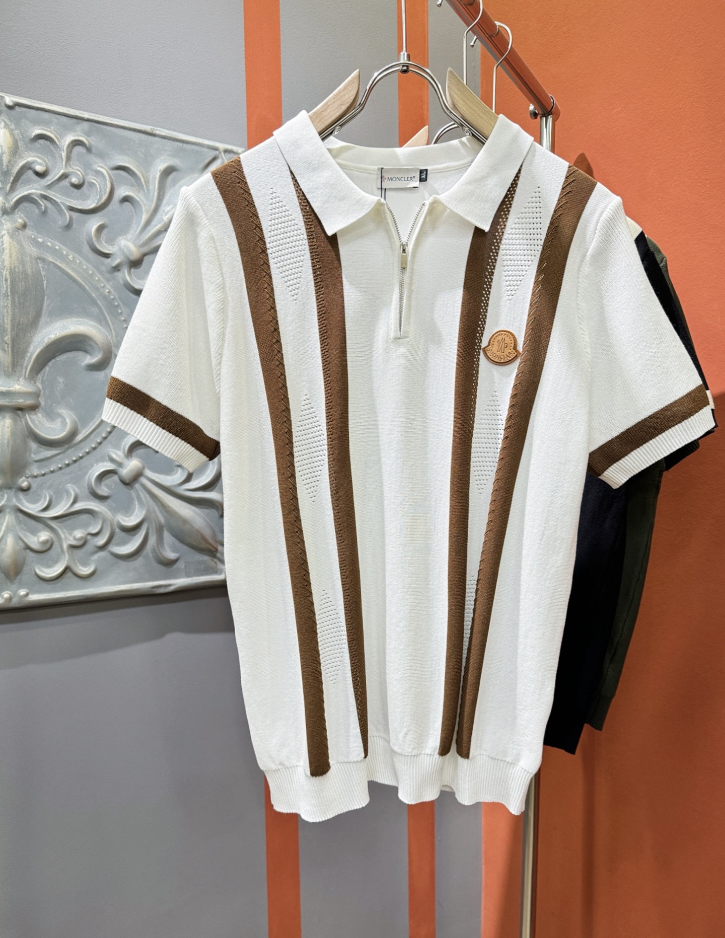 Moncler Fashion Short-Sleeved Shirt: Luxury Knit Sleeves, Imported Fabric, Top Quality, Wide Size Range - 图片 1