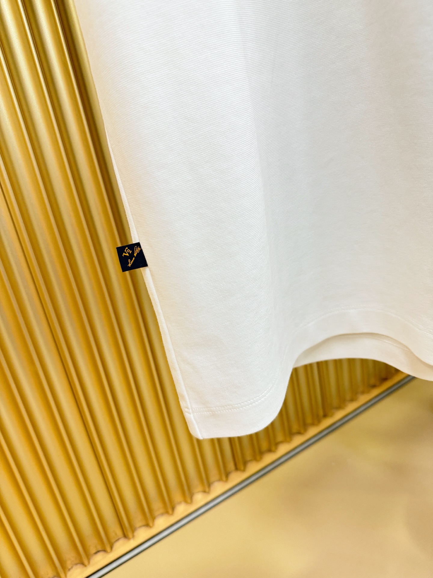 LV路易威登 2025春夏新款短袖T恤！走秀图案时尚休闲短袖T恤衫！设计logo设计！极具设计精选客供面