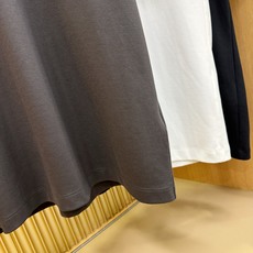 (最大可穿240斤) LOEWE罗意威 2025春夏新款短袖T恤!走秀图案时尚休闲短袖T恤衫!设计log (最大可穿240斤) LOEWE罗意威 2025春夏新款短袖T恤!走秀图案时尚休闲短袖T恤衫!设计log