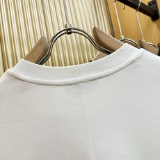 (最大可穿240斤) LOEWE罗意威 2025春夏新款短袖T恤!走秀图案时尚休闲短袖T恤衫!设计log (最大可穿240斤) LOEWE罗意威 2025春夏新款短袖T恤!走秀图案时尚休闲短袖T恤衫!设计log
