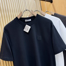 (最大可穿240斤) LOEWE罗意威 2025春夏新款短袖T恤!走秀图案时尚休闲短袖T恤衫!设计log (最大可穿240斤) LOEWE罗意威 2025春夏新款短袖T恤!走秀图案时尚休闲短袖T恤衫!设计log