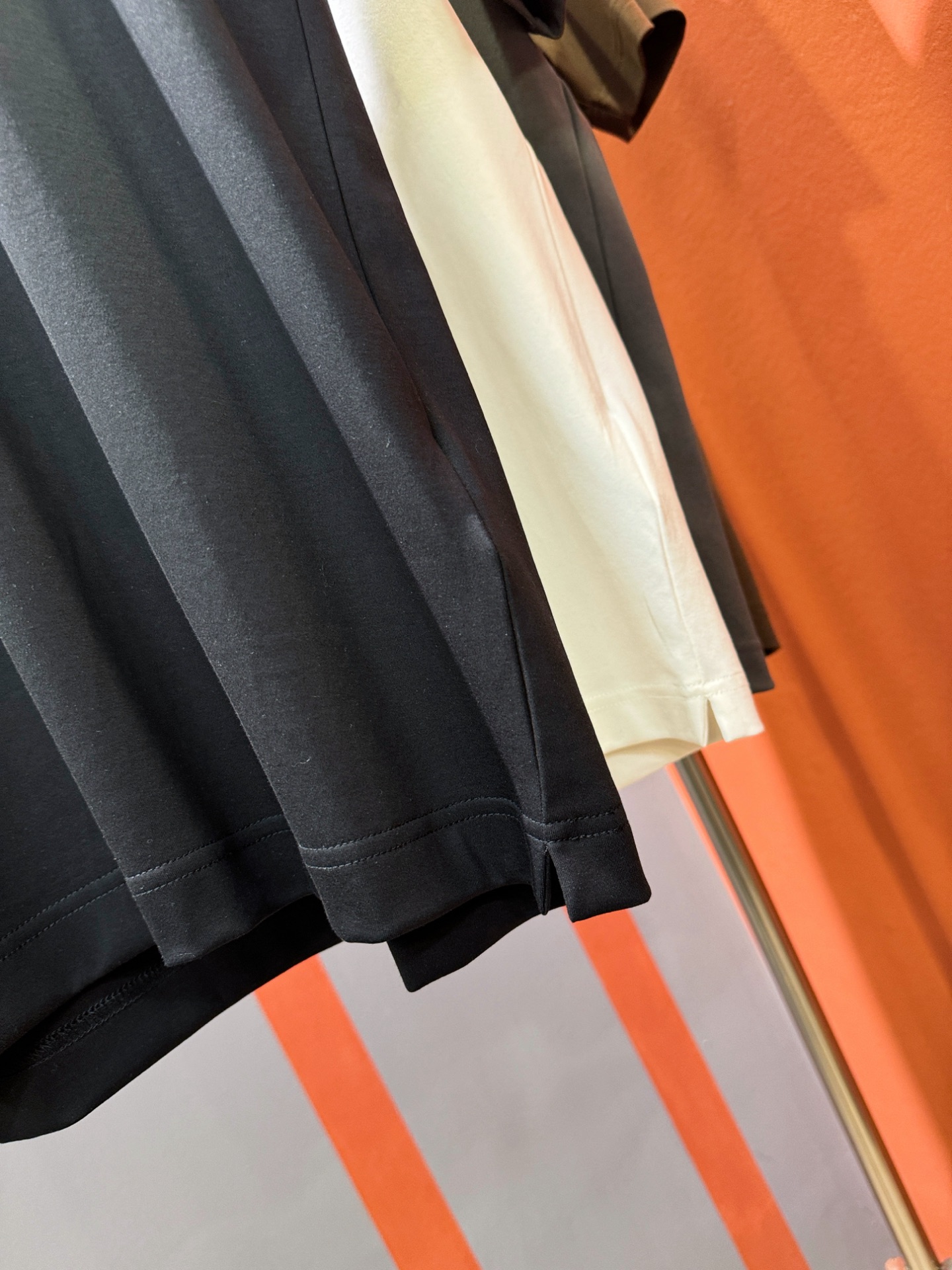 (最大可穿240斤) Dior迪奥 2025春夏新款短袖T恤！走秀图案时尚休闲短袖T恤衫！设计logo设