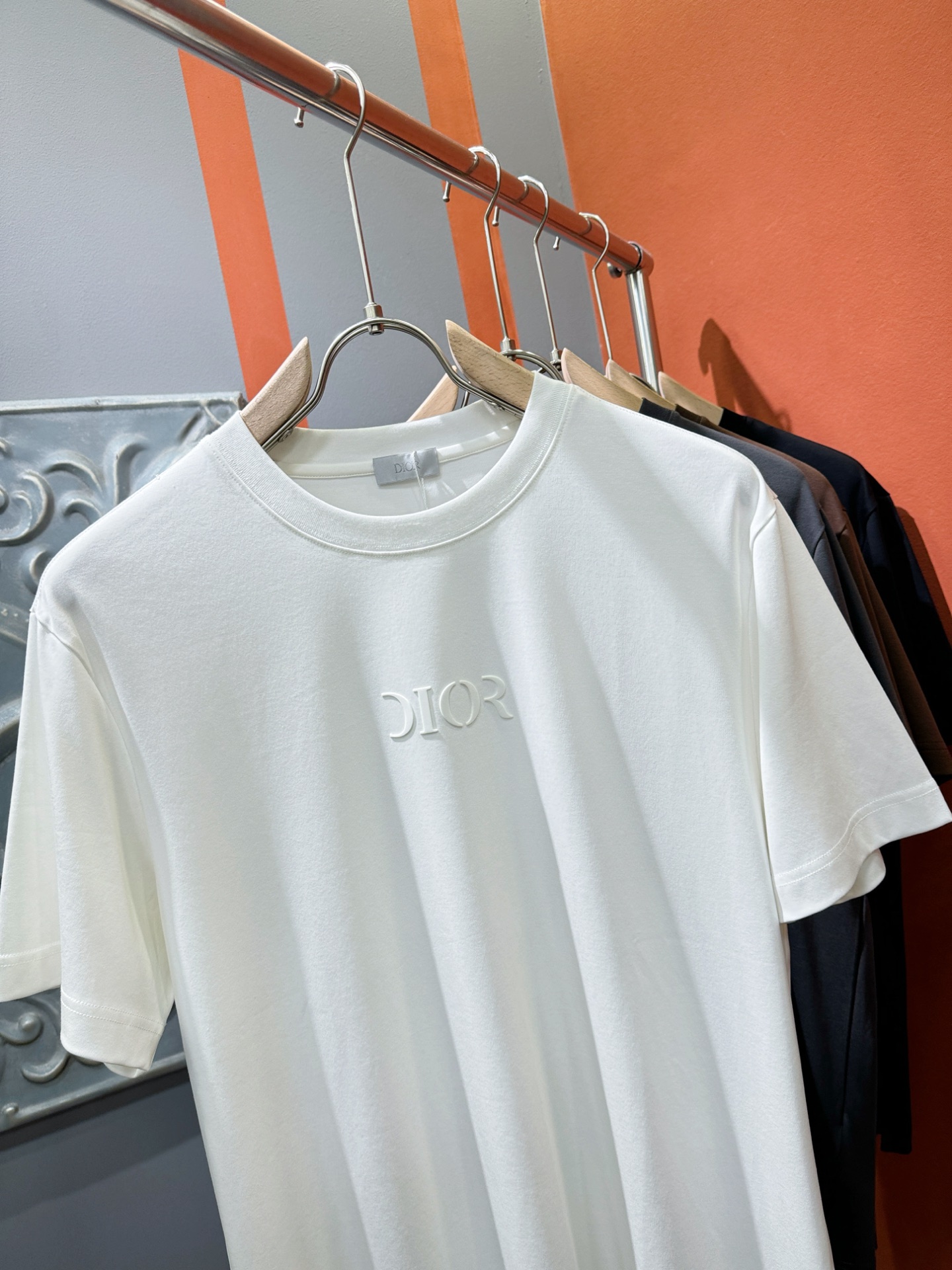 (最大可穿240斤) Dior迪奥 2025春夏新款短袖T恤！走秀图案时尚休闲短袖T恤衫！设计logo设