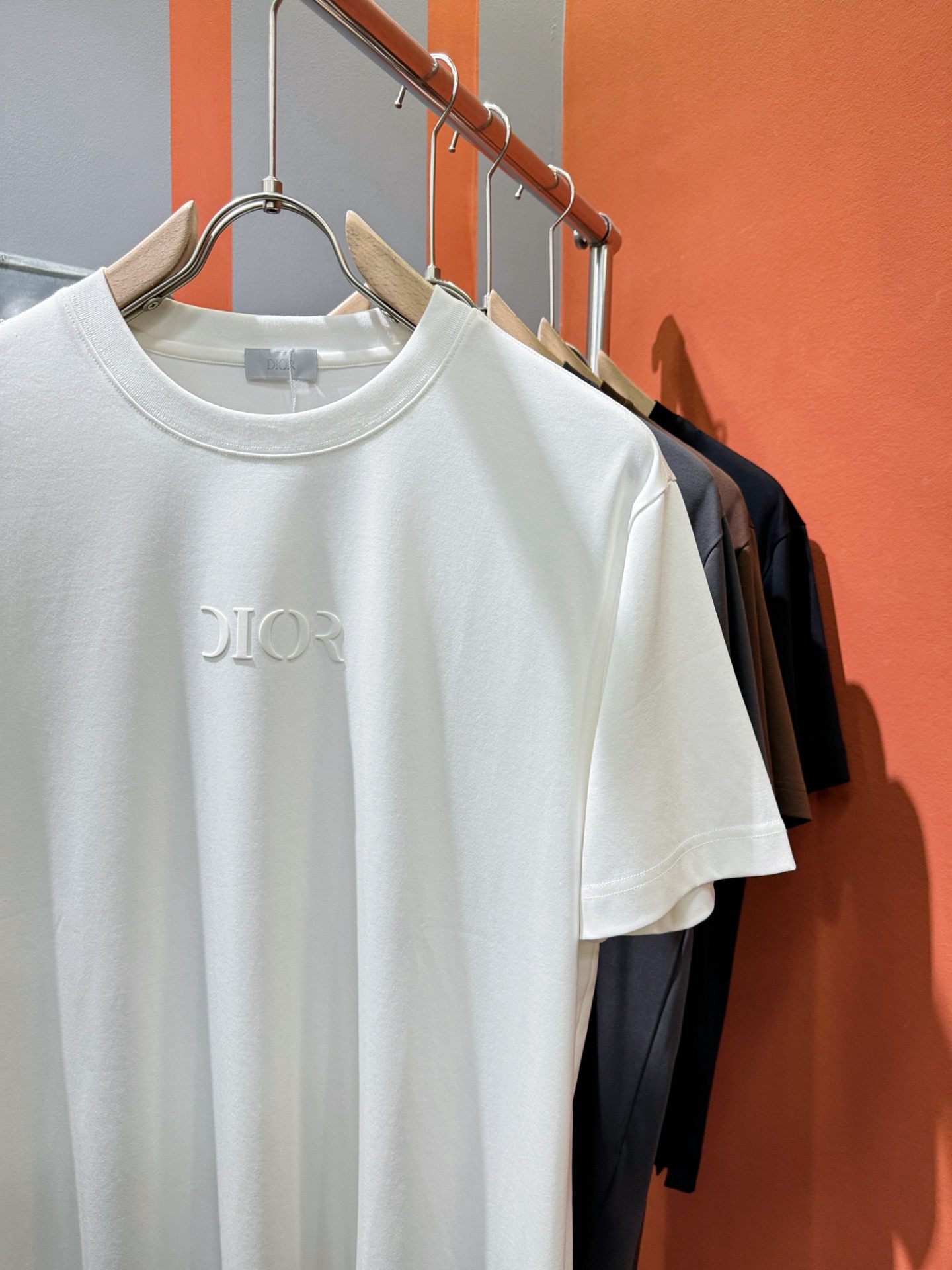 (最大可穿240斤) Dior迪奥 2025春夏新款短袖T恤！走秀图案时尚休闲短袖T恤衫！设计logo设
