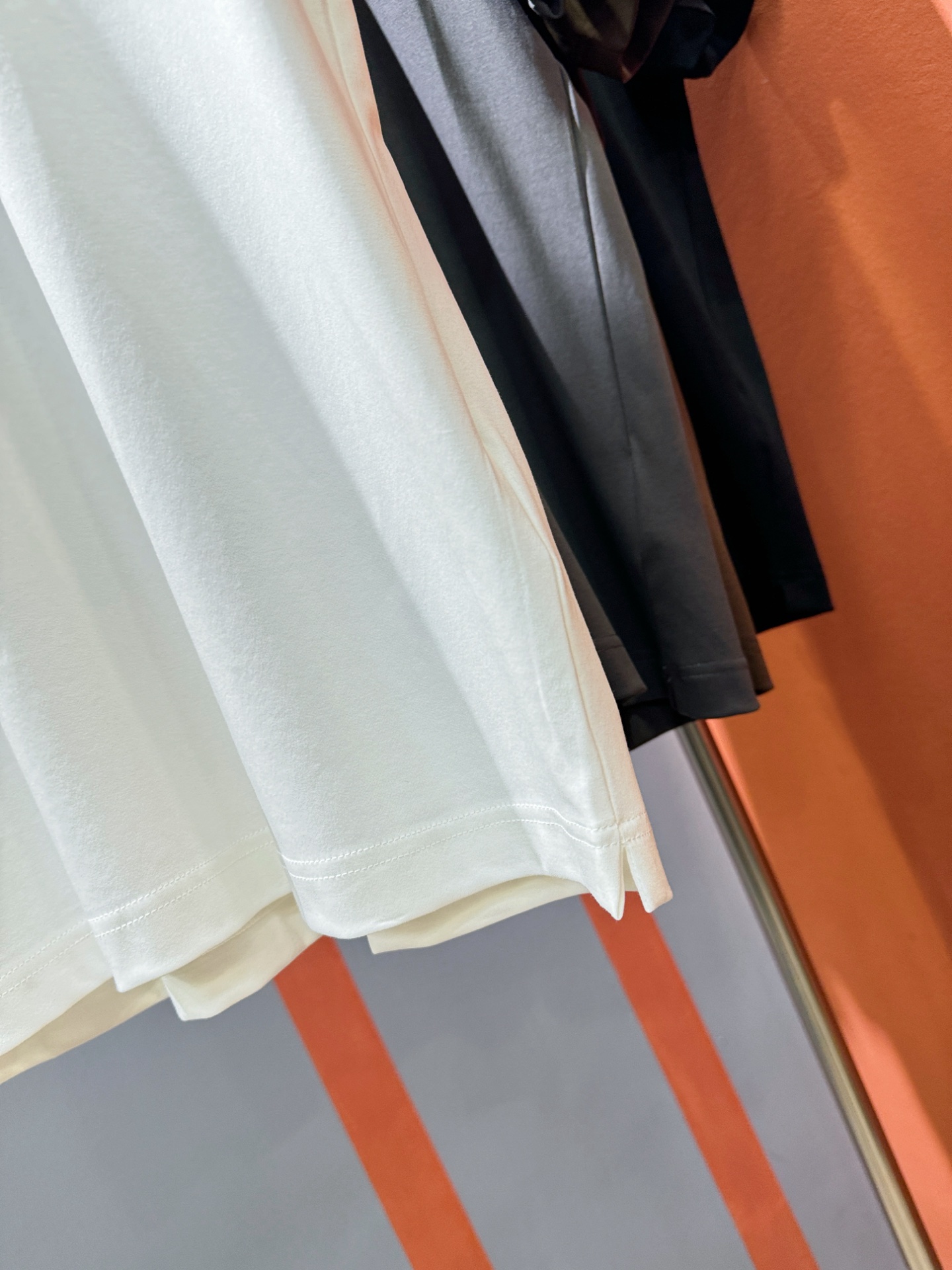 (最大可穿240斤) Dior迪奥 2025春夏新款短袖T恤！走秀图案时尚休闲短袖T恤衫！设计logo设