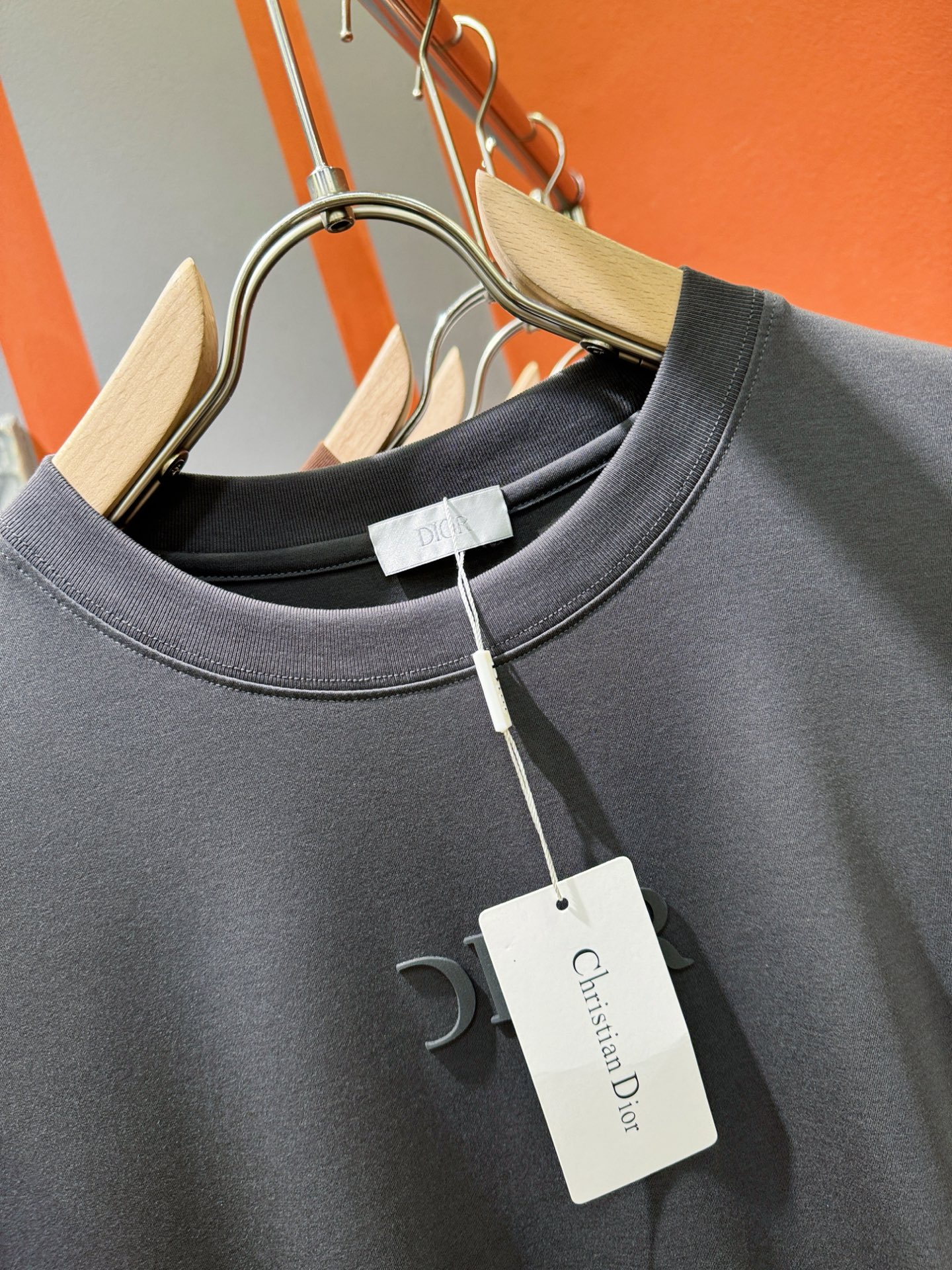 (最大可穿240斤) Dior迪奥 2025春夏新款短袖T恤！走秀图案时尚休闲短袖T恤衫！设计logo设