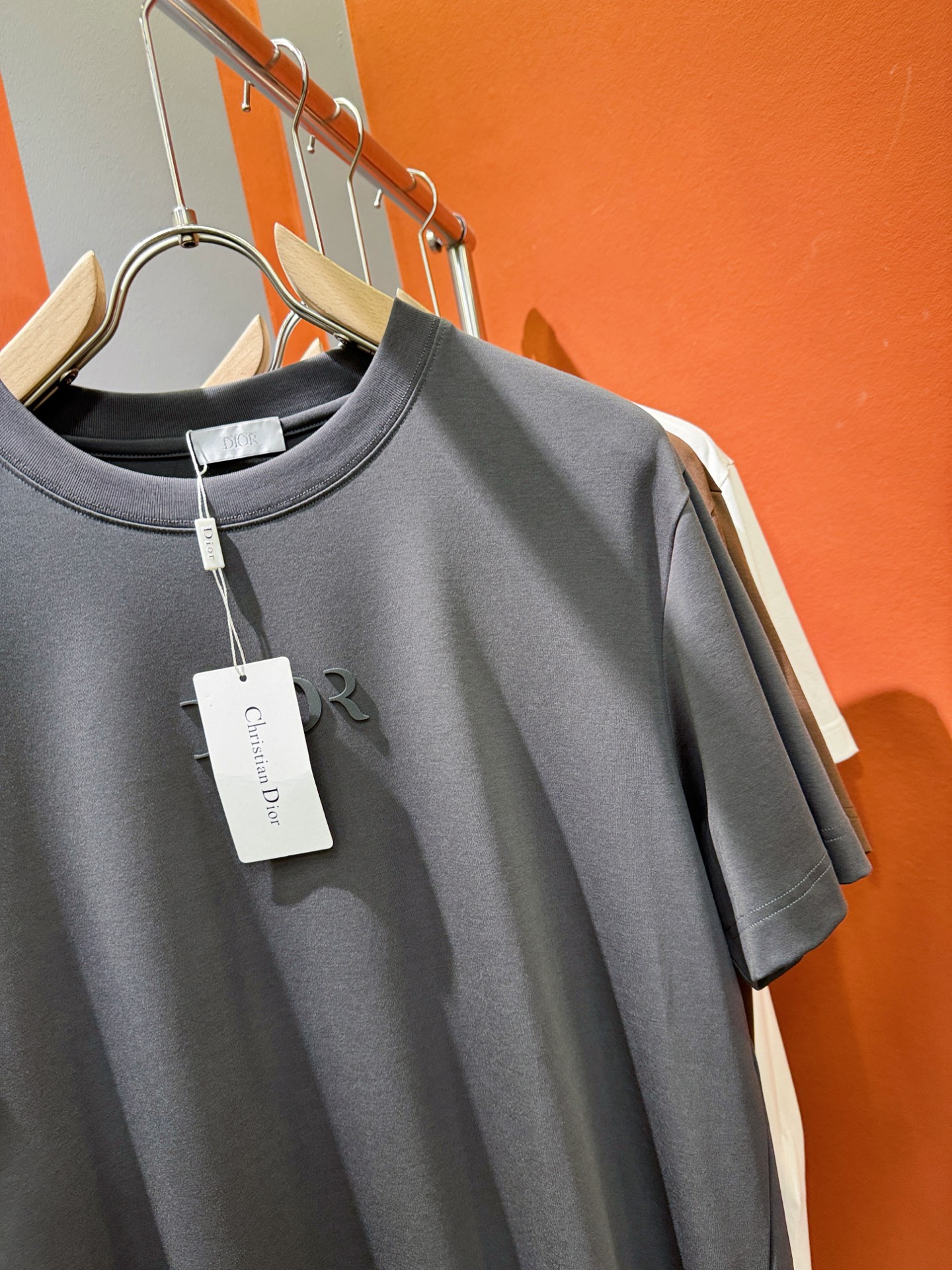 (最大可穿240斤) Dior迪奥 2025春夏新款短袖T恤！走秀图案时尚休闲短袖T恤衫！设计logo设