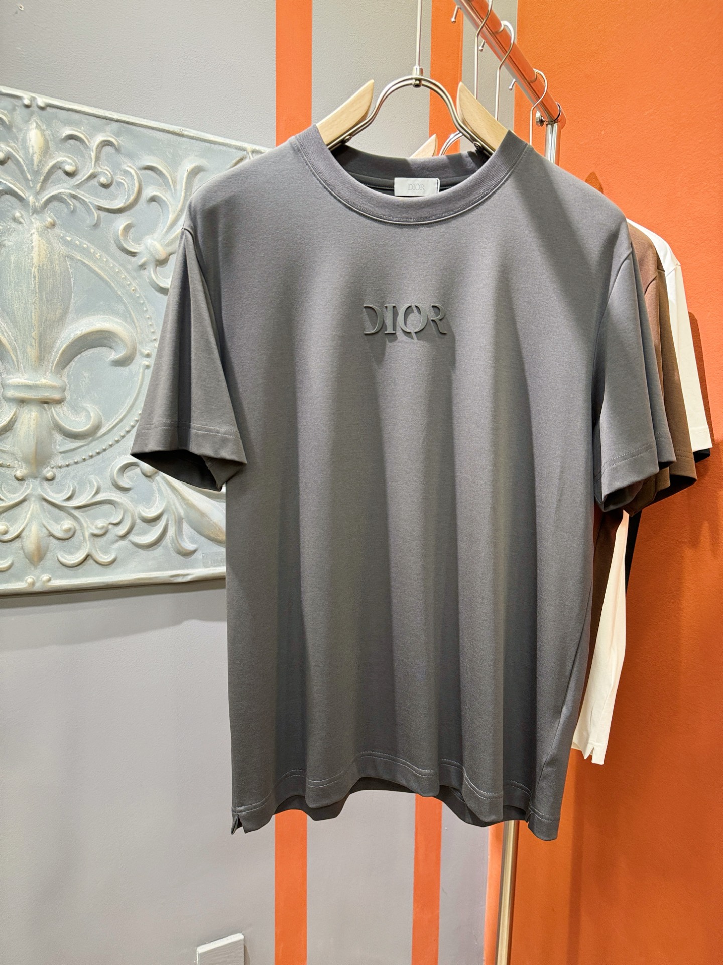 (最大可穿240斤) Dior迪奥 2025春夏新款短袖T恤！走秀图案时尚休闲短袖T恤衫！设计logo设
