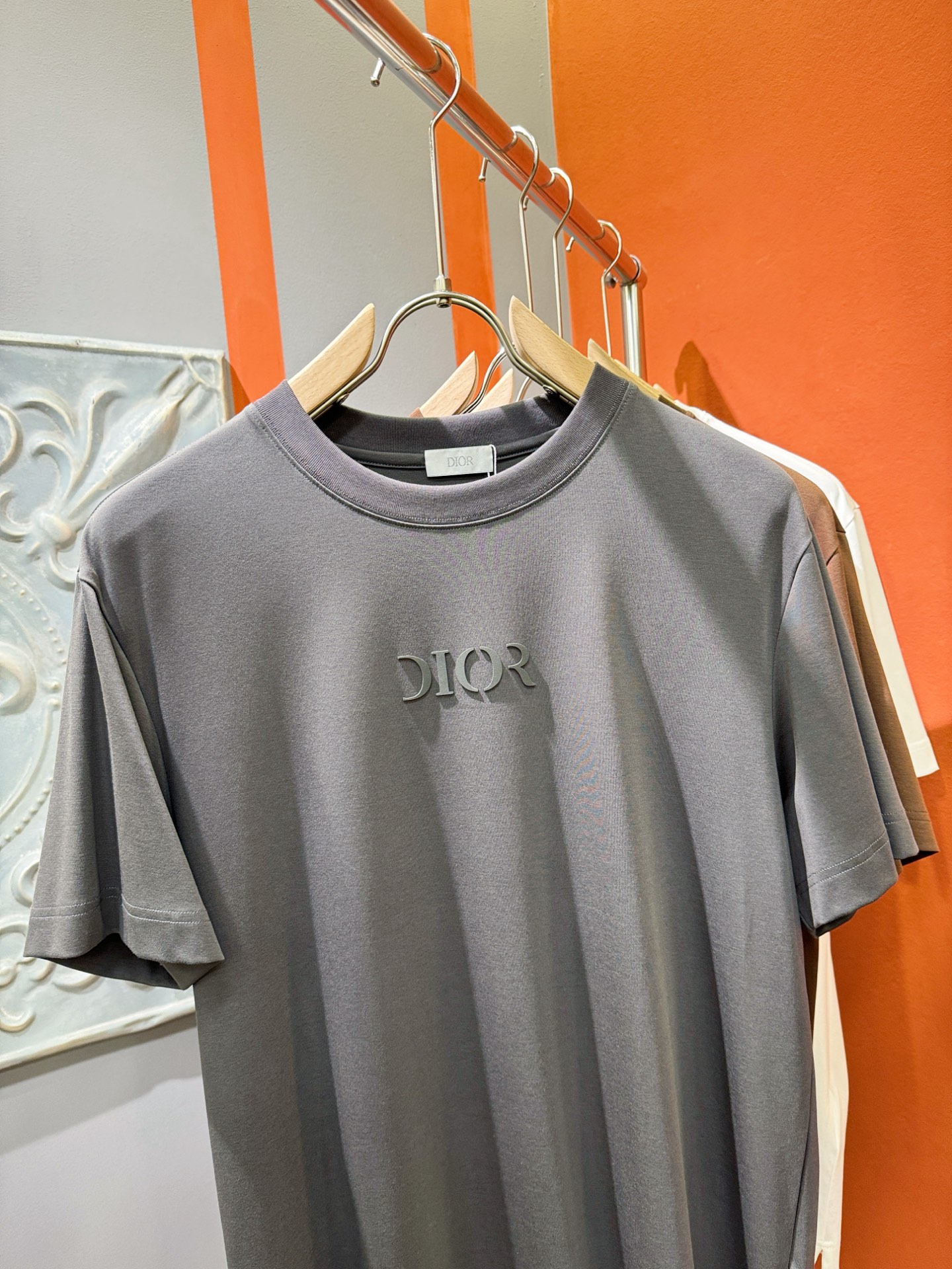 (最大可穿240斤) Dior迪奥 2025春夏新款短袖T恤！走秀图案时尚休闲短袖T恤衫！设计logo设