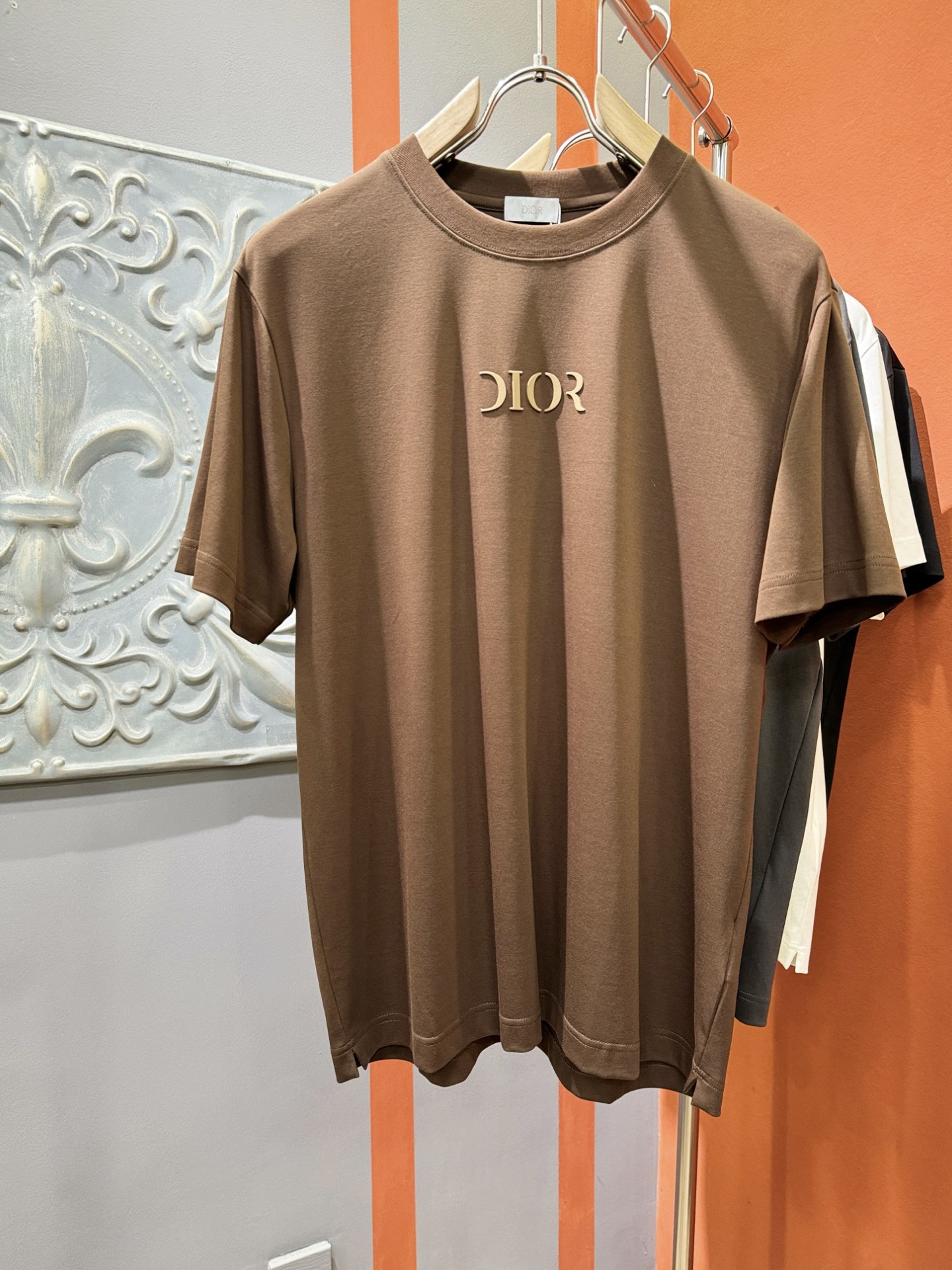 (最大可穿240斤) Dior迪奥 2025春夏新款短袖T恤！走秀图案时尚休闲短袖T恤衫！设计logo设