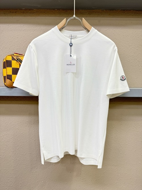 Moncler 2025 Spring/Summer Fashion Casual Short Sleeve T-Shirt With Logo Design 1 Moncler 2025 Spring/Summer Fashion Casual Short Sleeve T-Shirt With Logo Design