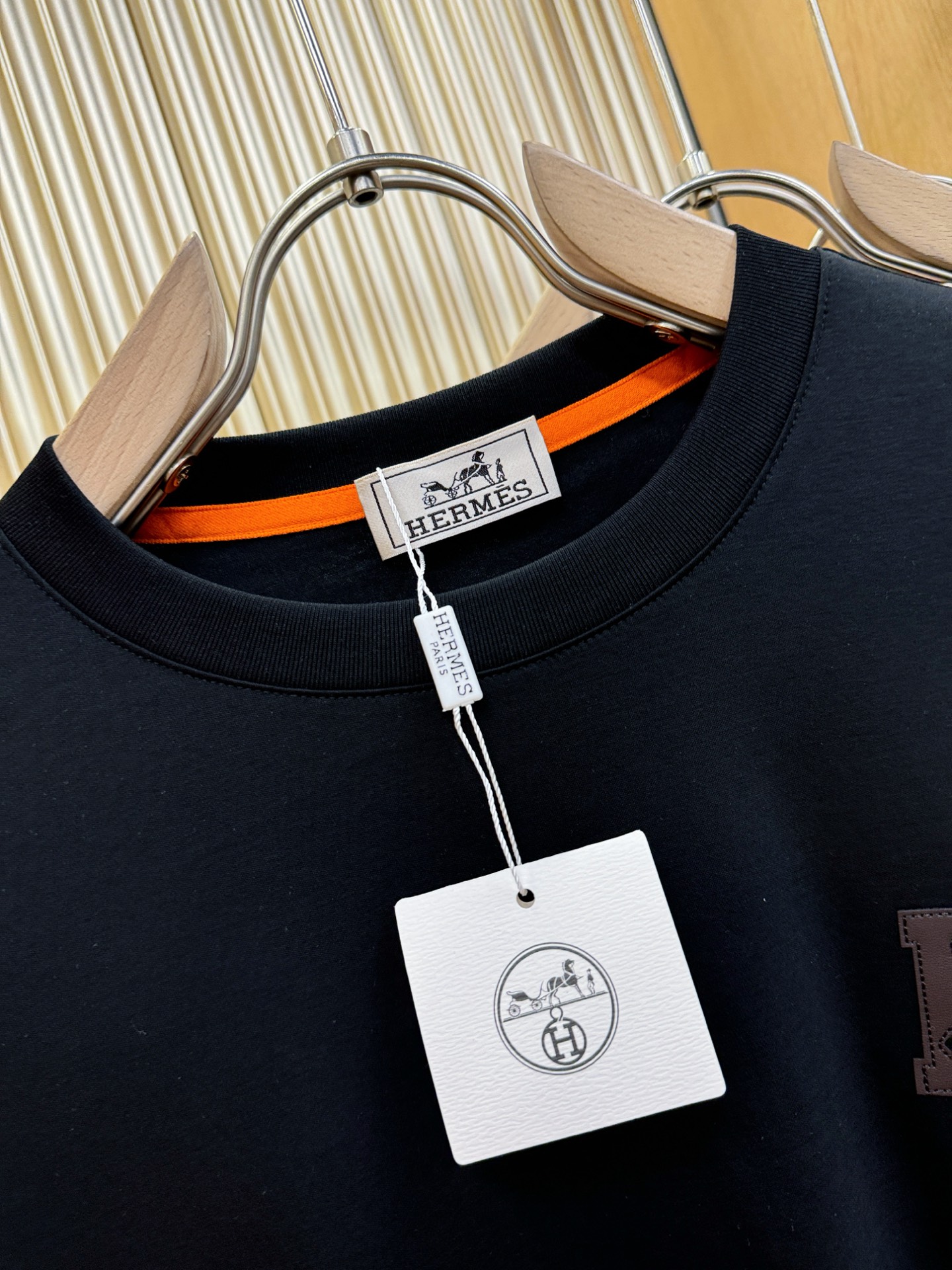 Hermès Essex 2025 Fall/Winter Long-Sleeve T-Shirts: Classic Logo Design, Custom Fabric, Men’s Fashion Essentials - 图片 6