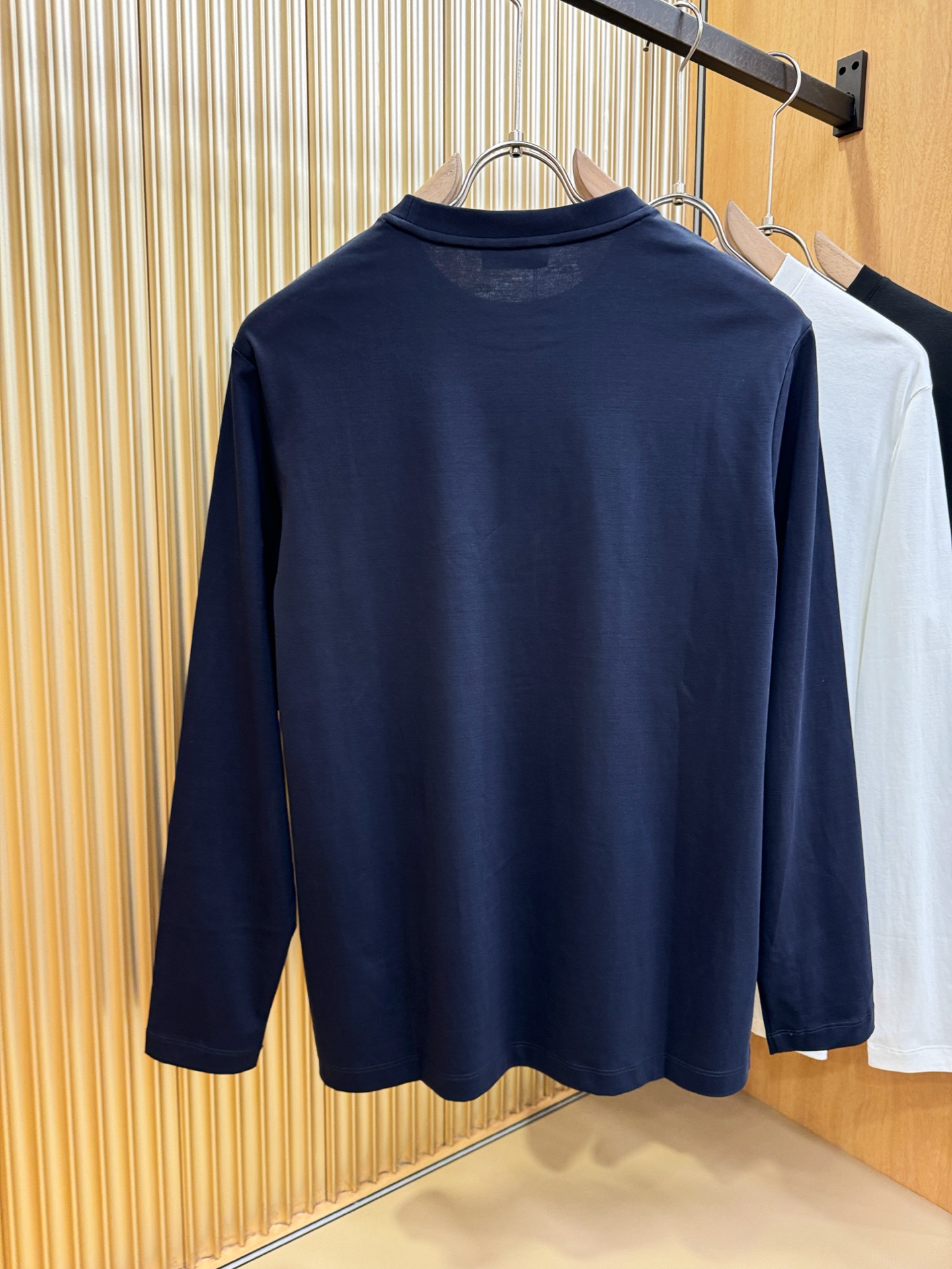 Hermès Essex 2025 Fall/Winter Long-Sleeve T-Shirts: Classic Logo Design, Custom Fabric, Men’s Closet Essentials - 图片 9