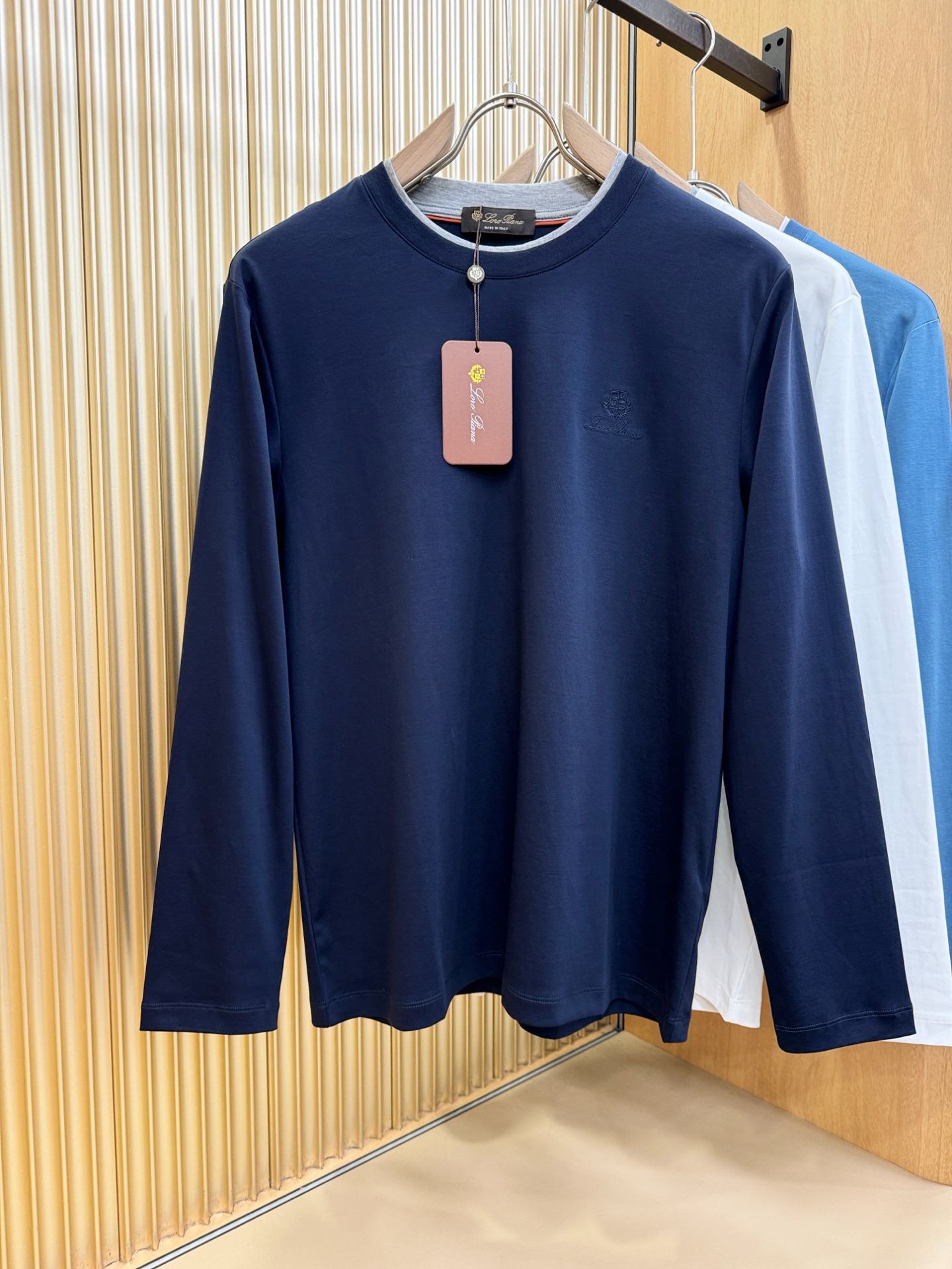 “2025 Loro Piana Men’s Long-Sleeve T-Shirts with Classic Logo Design and Custom Fabrics” - 图片 1