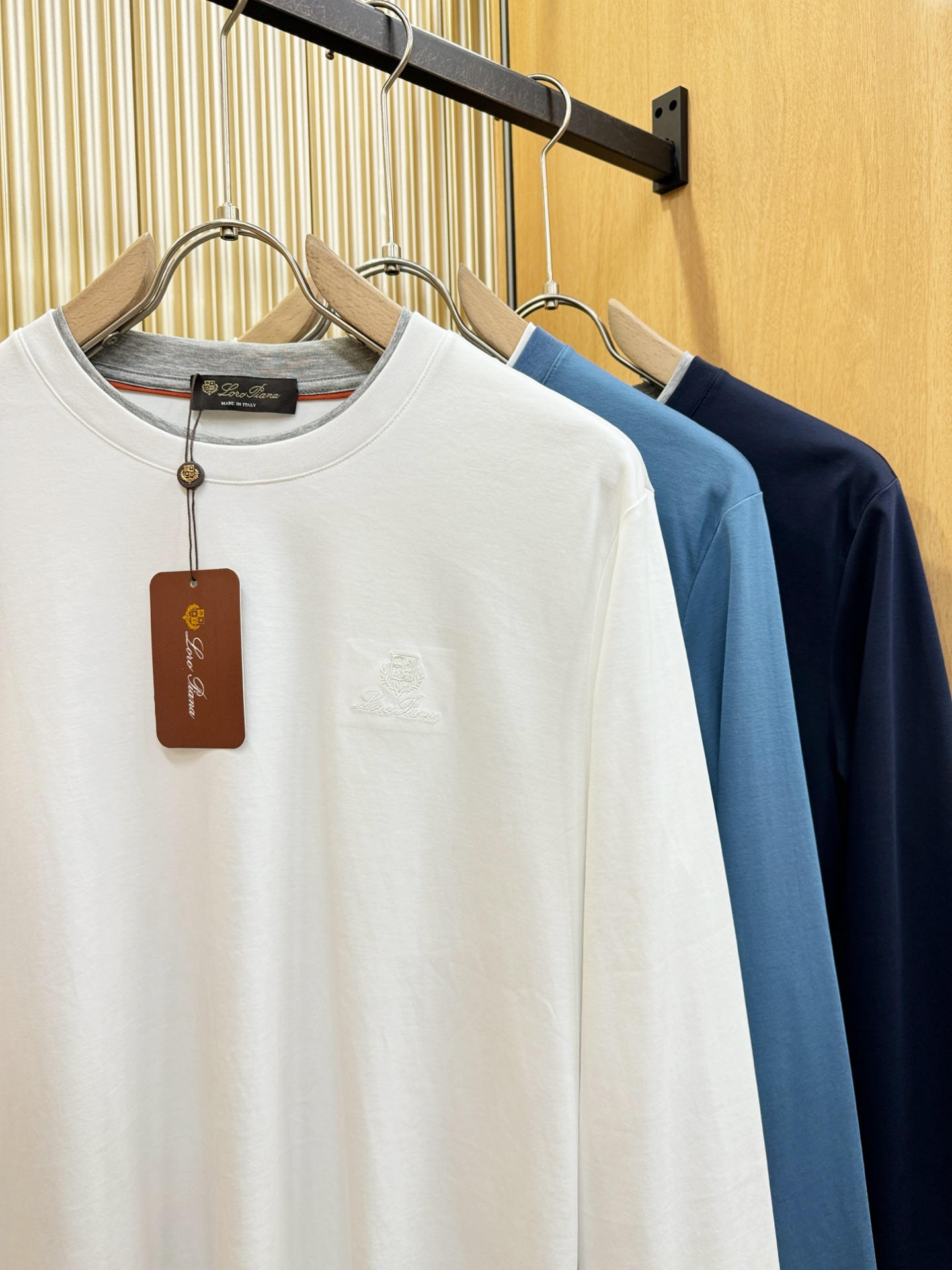 “2025 Loro Piana Men’s Fall/Winter Long-Sleeve T-Shirts with Classic Logo Design and Custom Fabrics” - 图片 3
