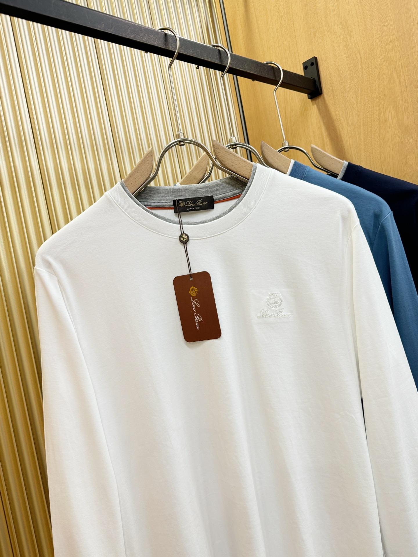 “2025 Loro Piana Men’s Fall/Winter Long-Sleeve T-Shirts with Classic Logo Design and Custom Fabrics” - 图片 2