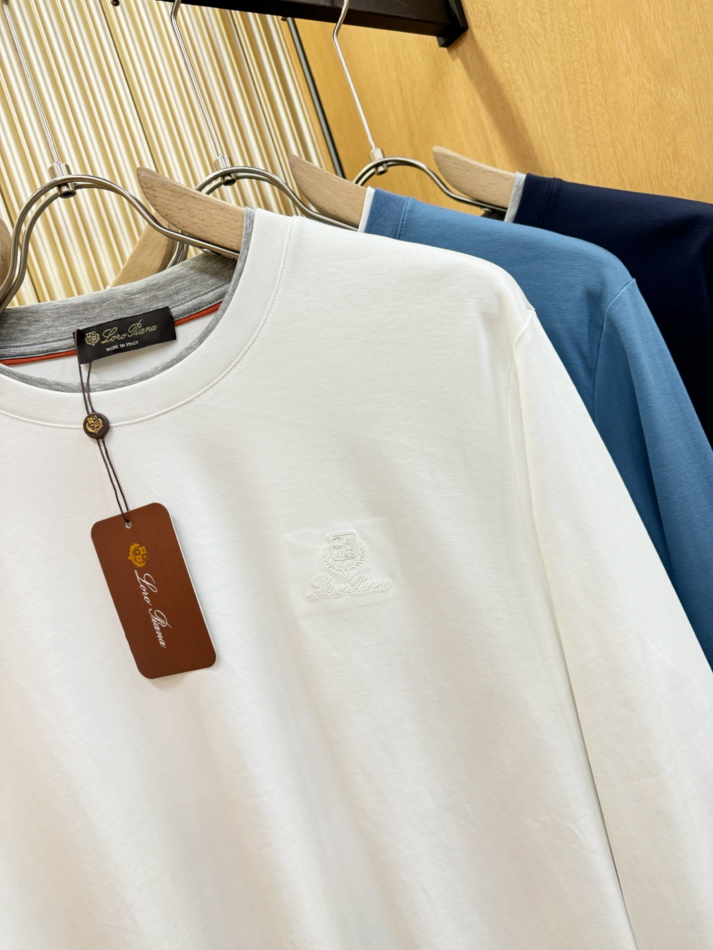 “2025 Loro Piana Men’s Fall/Winter Long-Sleeve T-Shirts with Classic Logo Design and Custom Fabrics” - 图片 8
