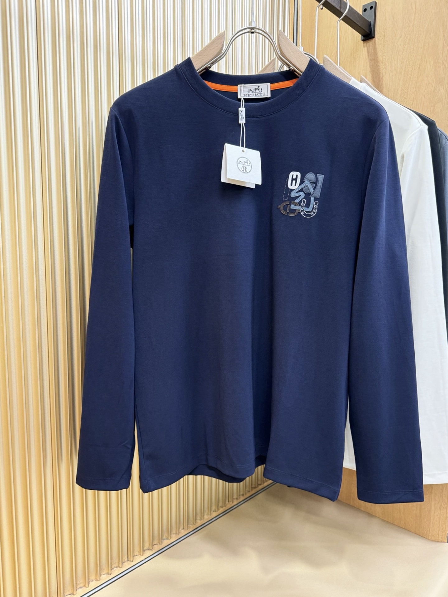 “New Hermès Essex 2025 Fall/Winter Long-Sleeve T-Shirts with Classic Logo Design for Men: Soft, Delicate, and Comfortable” - 图片 1