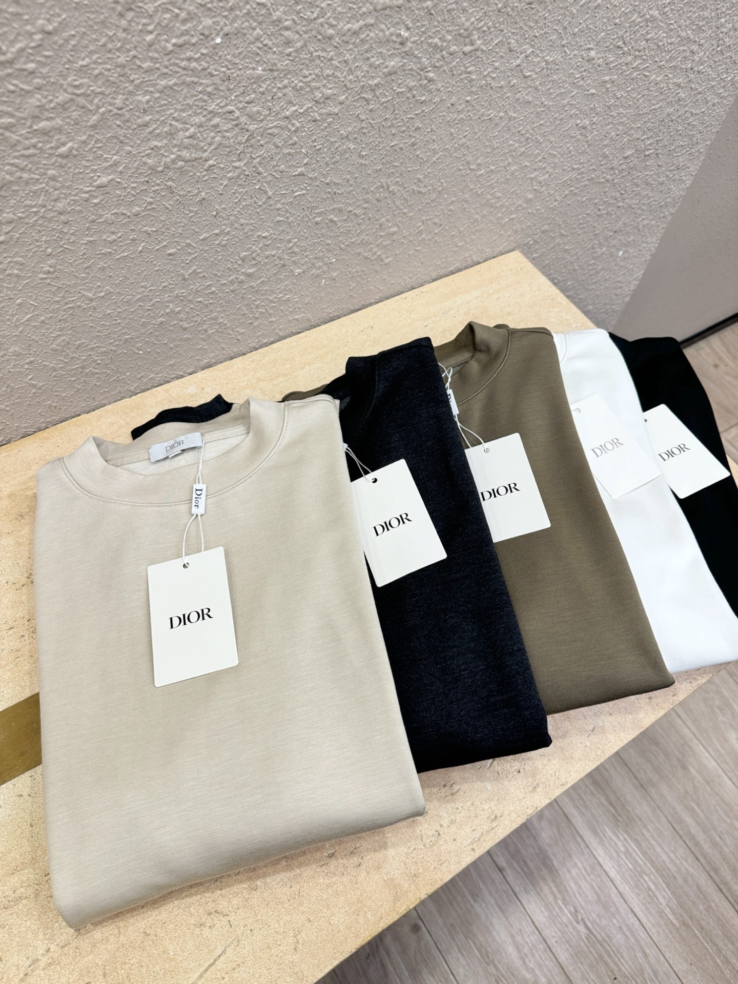 Dior迪奥 2025秋冬新品长袖卫衣，经典Logo设计，百搭款 官网同步发售 内里抓绒，柔软细腻保暖 