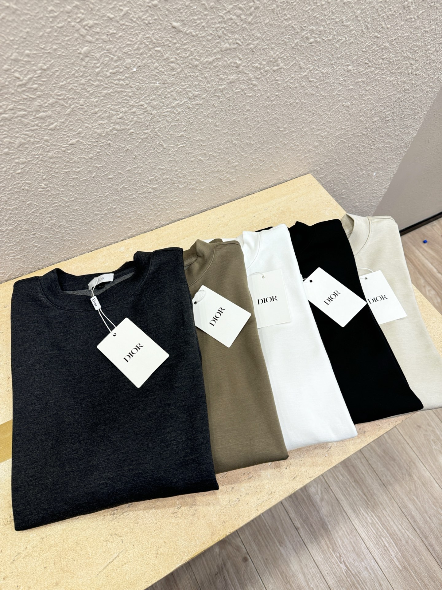 Dior迪奥 2025秋冬新品长袖卫衣，经典Logo设计，百搭款 官网同步发售 内里抓绒，柔软细腻保暖 