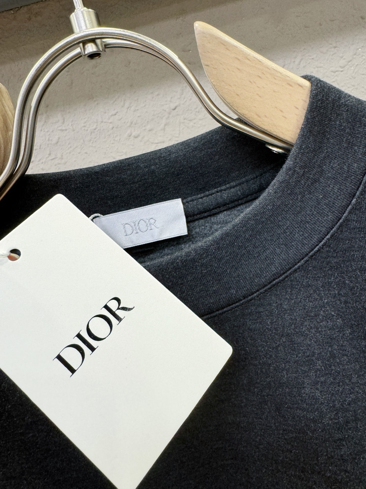 Dior迪奥 2025秋冬新品长袖卫衣，经典Logo设计，百搭款 官网同步发售 内里抓绒，柔软细腻保暖 