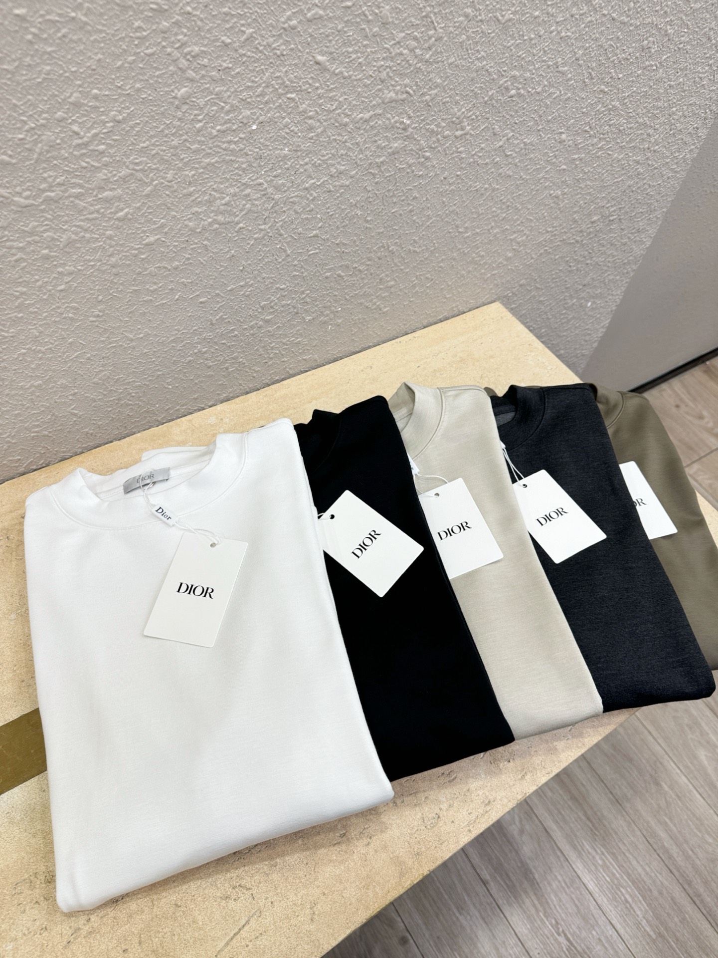 Dior迪奥 2025秋冬新品长袖卫衣，经典Logo设计，百搭款 官网同步发售 内里抓绒，柔软细腻保暖 