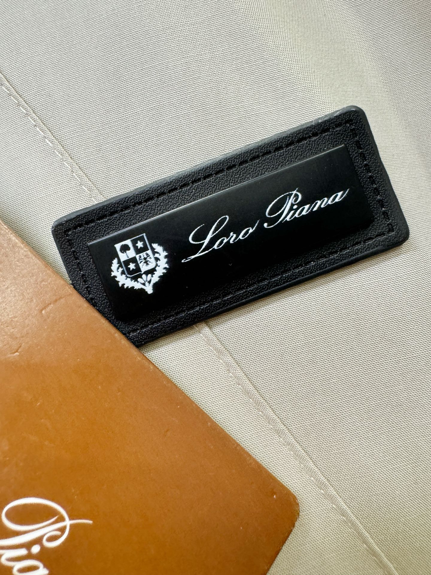 Loro Piana诺悠翩雅 2025新款 夹克外套，意大利进口面料时尚夹克外套。欧洲专柜同步，上身更随