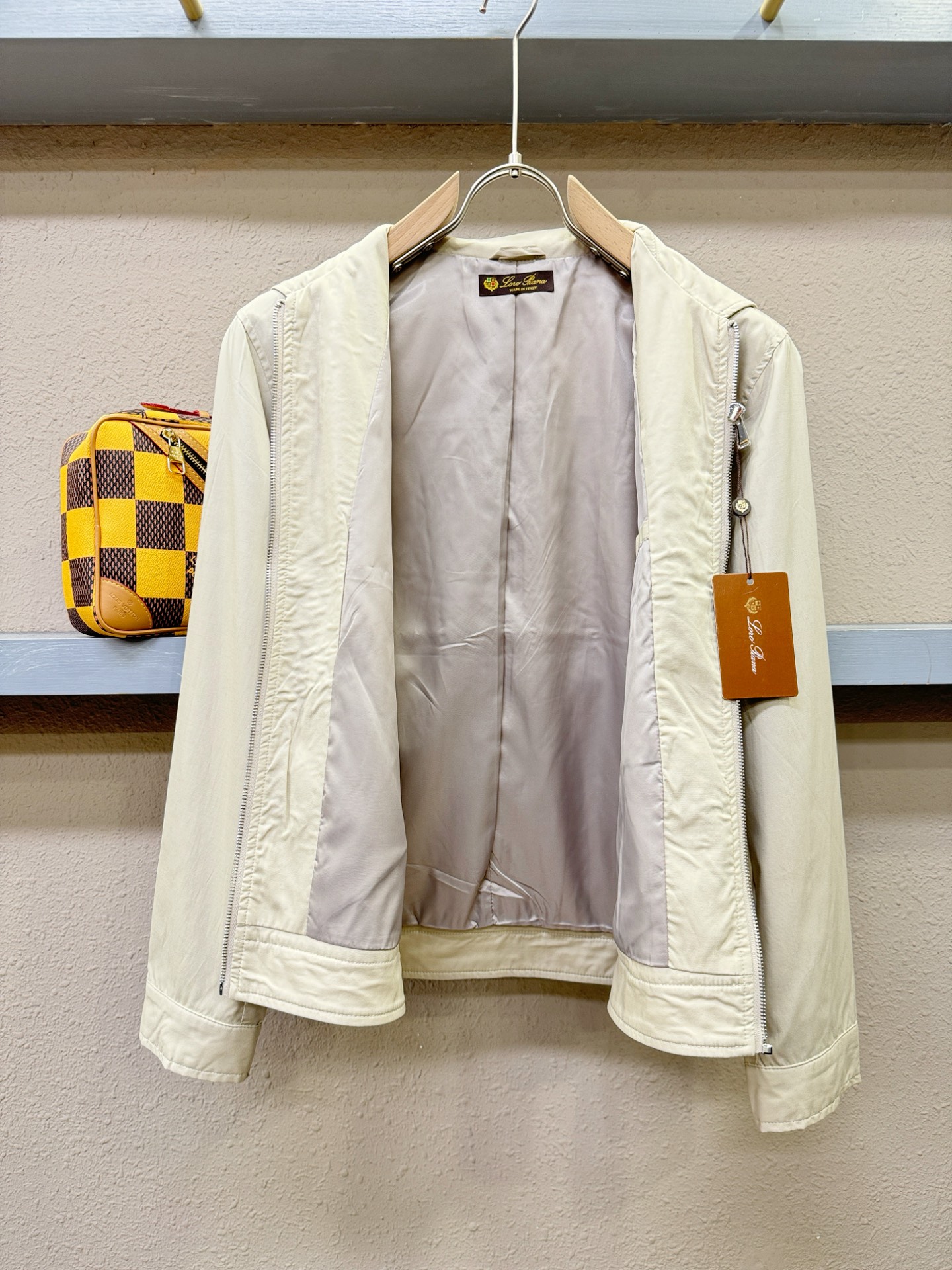 Loro Piana诺悠翩雅 2025新款 夹克外套，意大利进口面料时尚夹克外套。欧洲专柜同步，上身更随