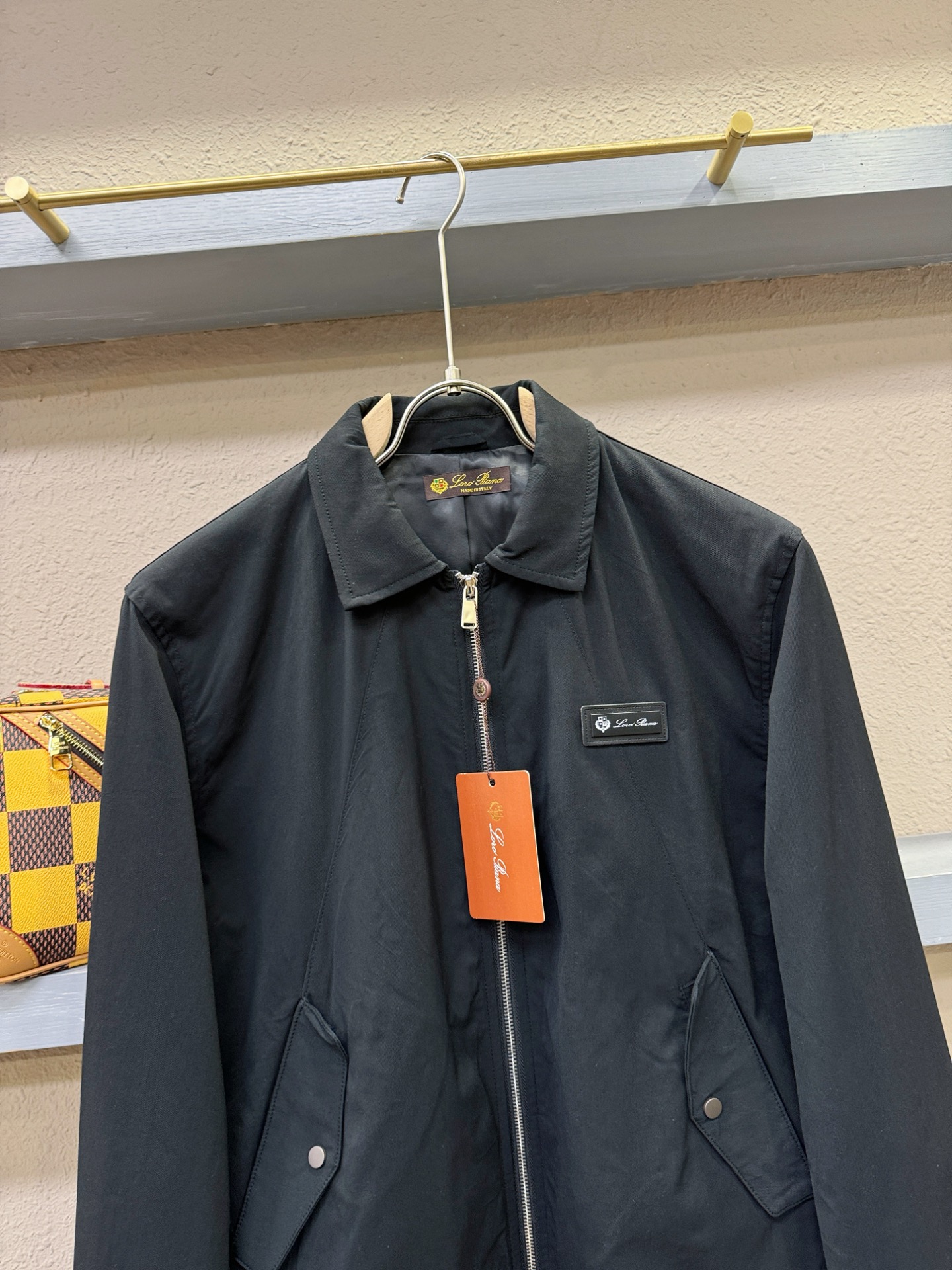 Loro Piana诺悠翩雅 2025新款 夹克外套，意大利进口面料时尚夹克外套。欧洲专柜同步，上身更随