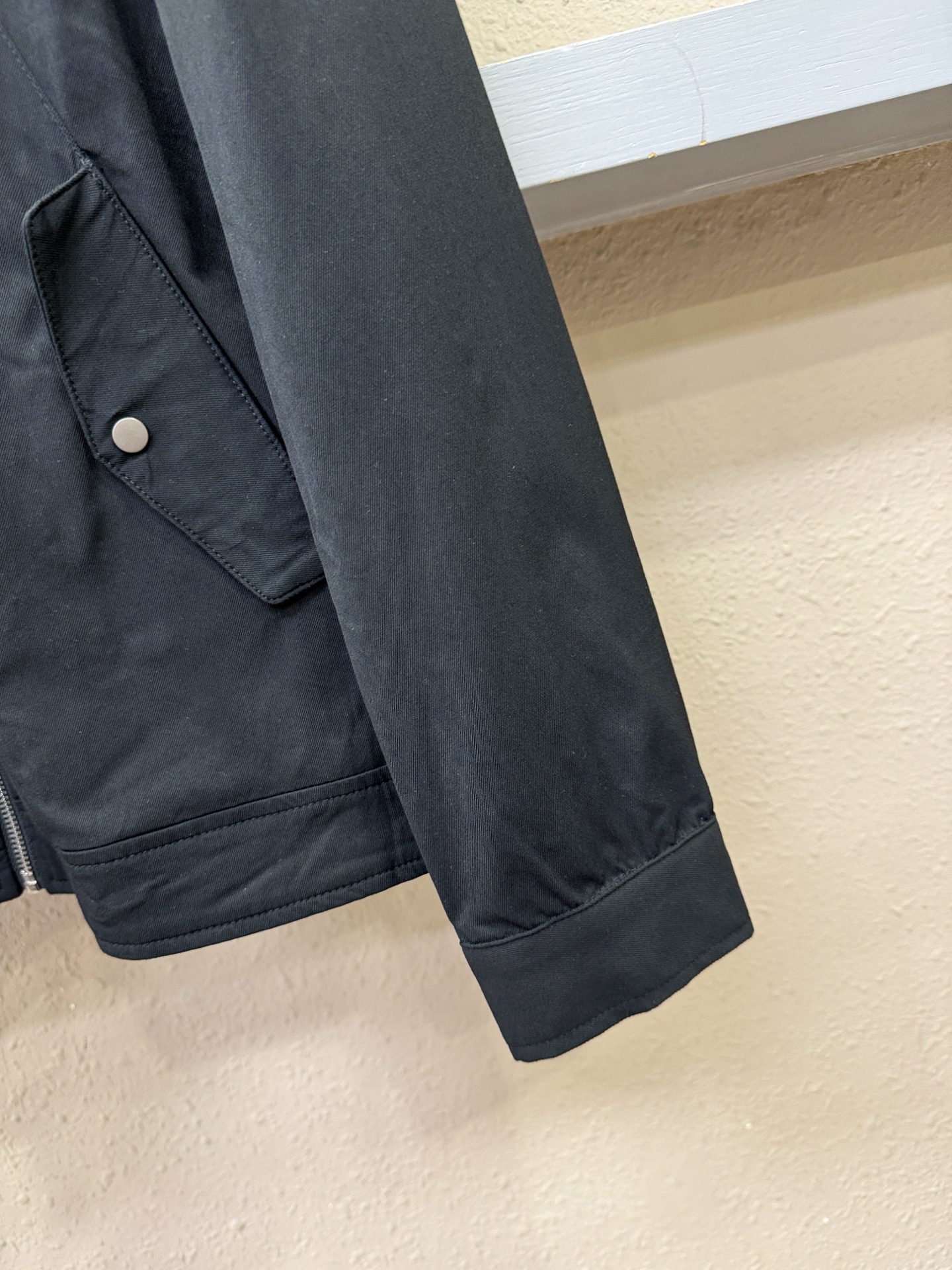 Loro Piana诺悠翩雅 2025新款 夹克外套，意大利进口面料时尚夹克外套。欧洲专柜同步，上身更随