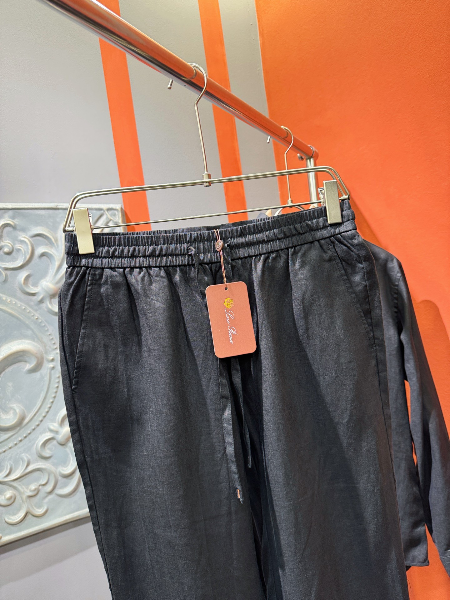 裤子，Loro Piana诺悠翩雅 2025春夏专柜同款亚麻套装，100%亚麻面料，亚麻衬衫就足够腔调，