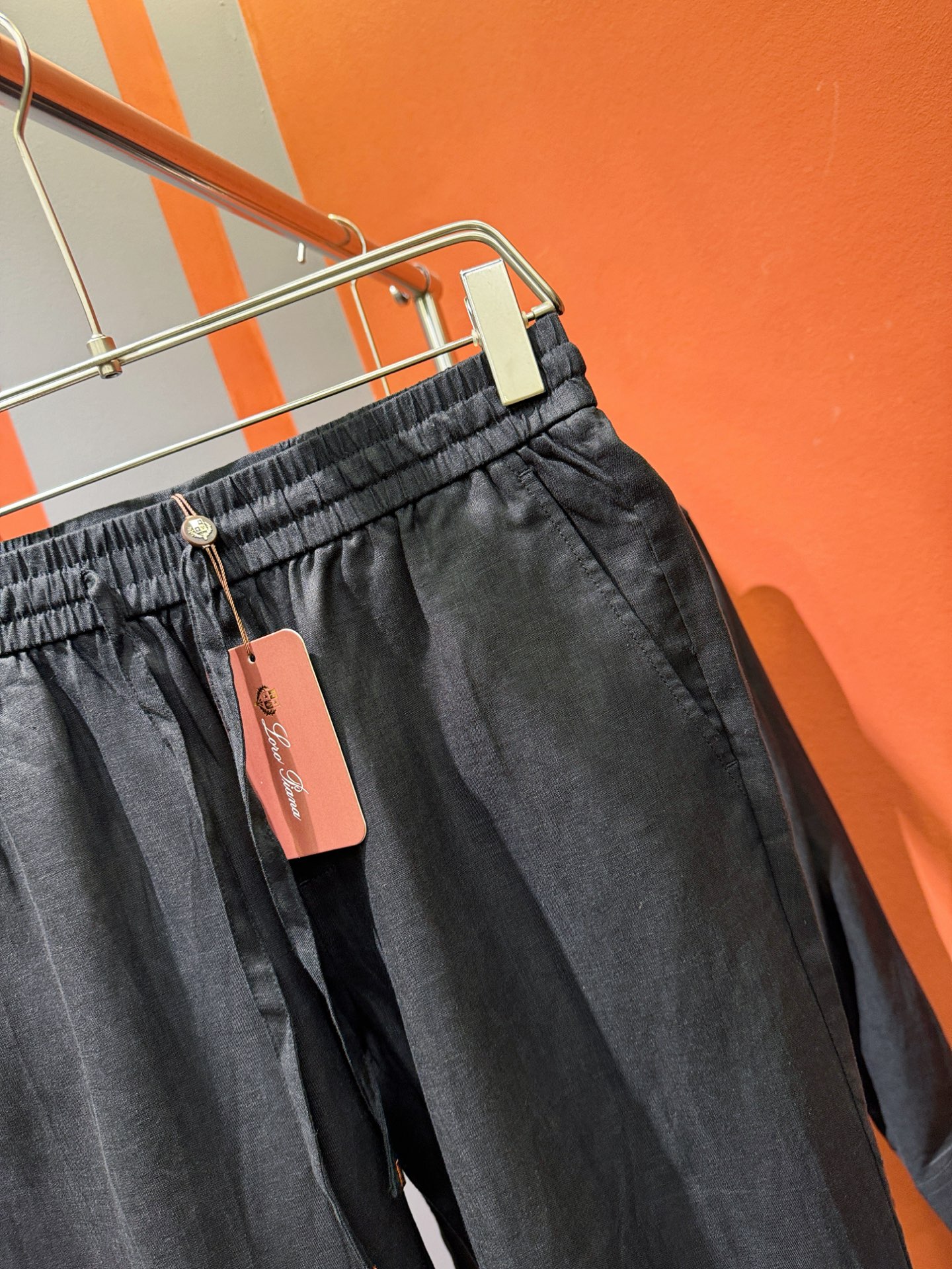 裤子，Loro Piana诺悠翩雅 2025春夏专柜同款亚麻套装，100%亚麻面料，亚麻衬衫就足够腔调，