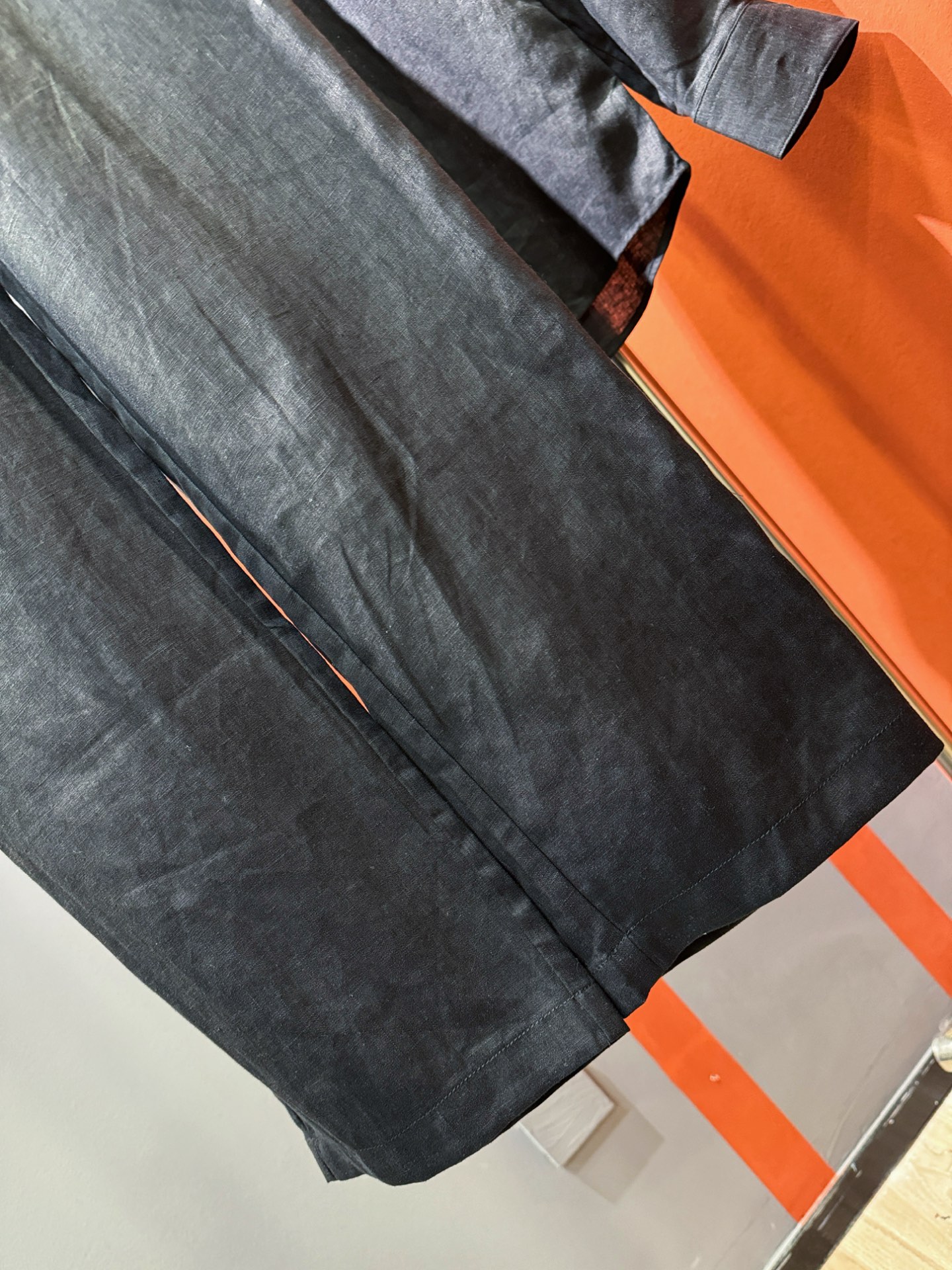 裤子，Loro Piana诺悠翩雅 2025春夏专柜同款亚麻套装，100%亚麻面料，亚麻衬衫就足够腔调，