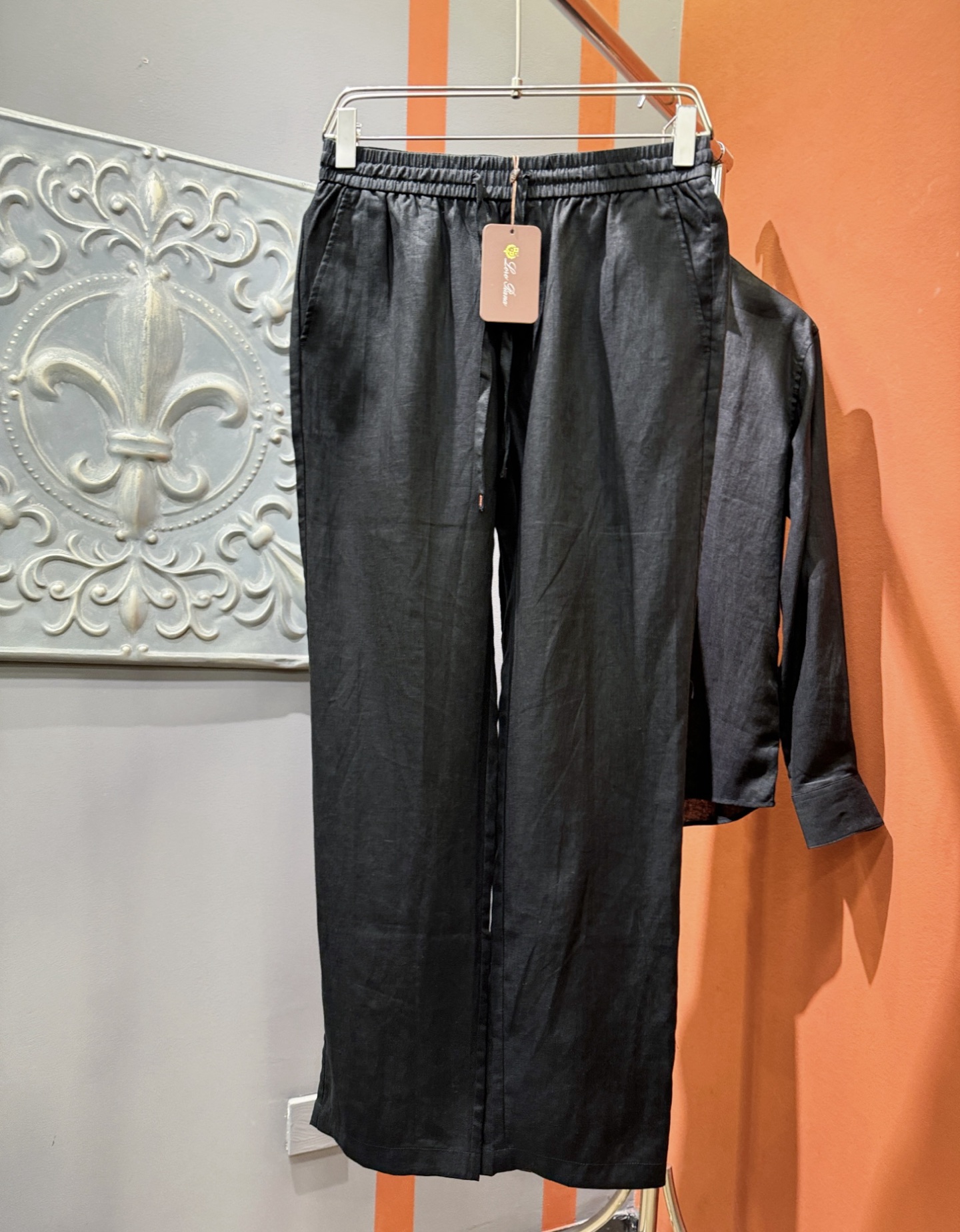 裤子，Loro Piana诺悠翩雅 2025春夏专柜同款亚麻套装，100%亚麻面料，亚麻衬衫就足够腔调，