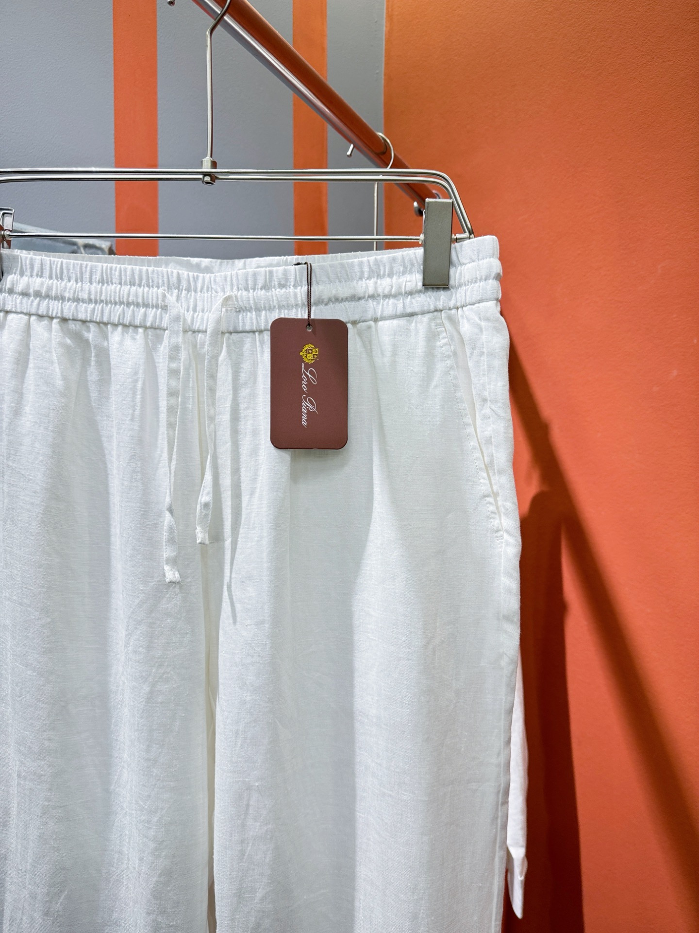 裤子，Loro Piana诺悠翩雅 2025春夏专柜同款亚麻套装，100%亚麻面料，亚麻衬衫就足够腔调，