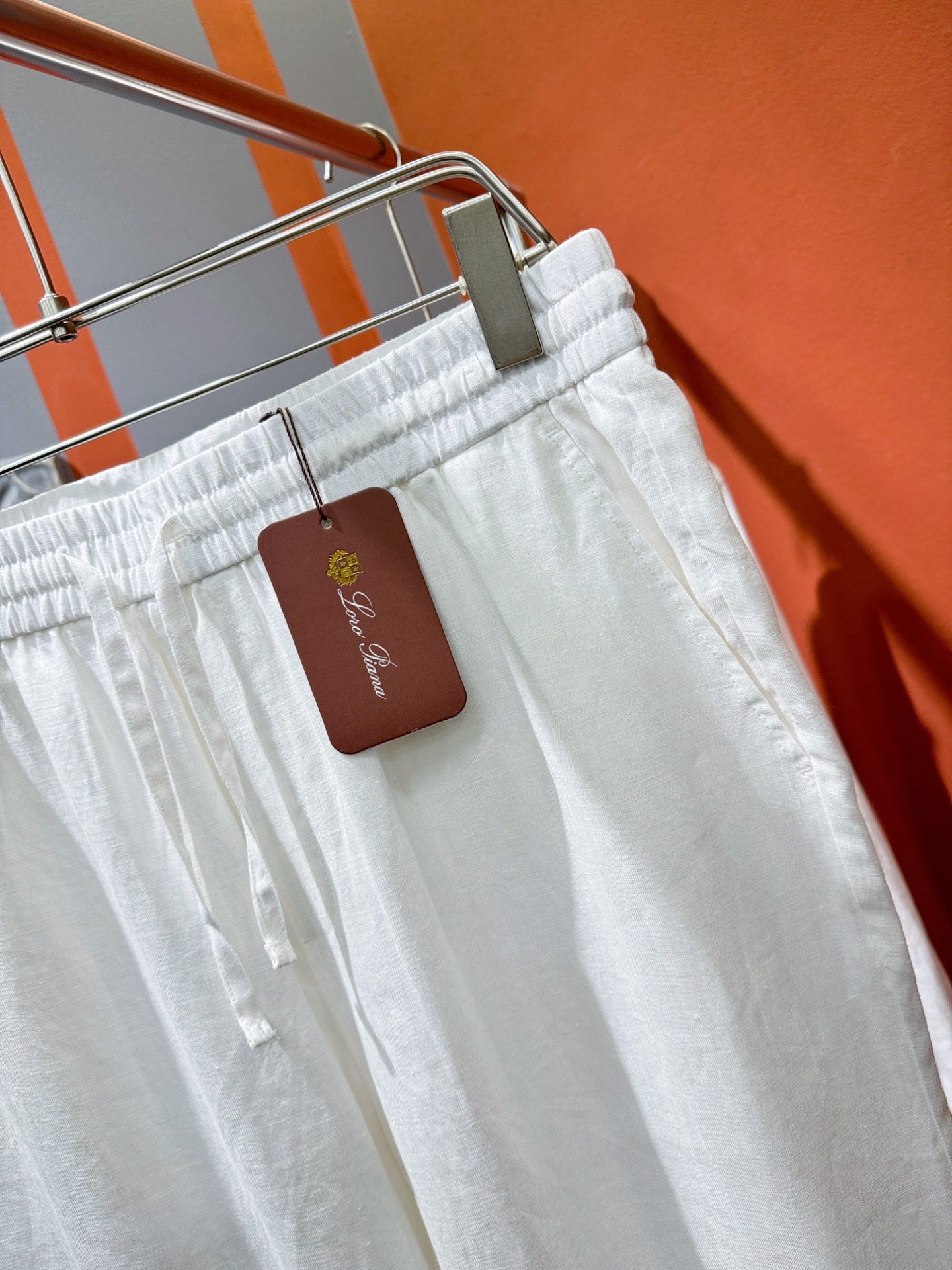 裤子，Loro Piana诺悠翩雅 2025春夏专柜同款亚麻套装，100%亚麻面料，亚麻衬衫就足够腔调，