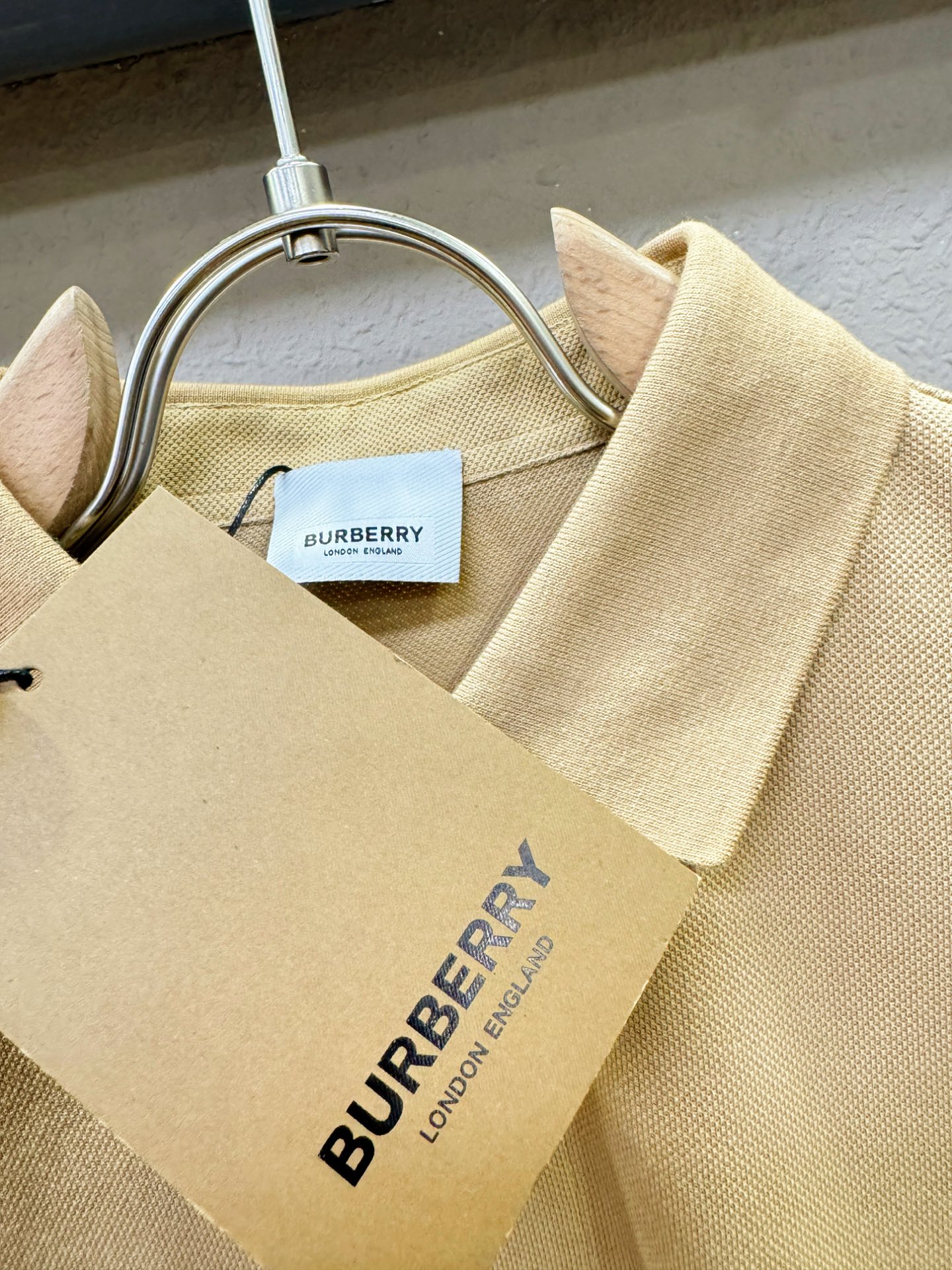 BURBERRY巴宝莉 2025官方春夏新款 专柜同步上市 男士翻领短袖POLO衫，高端主线系列，进口珠