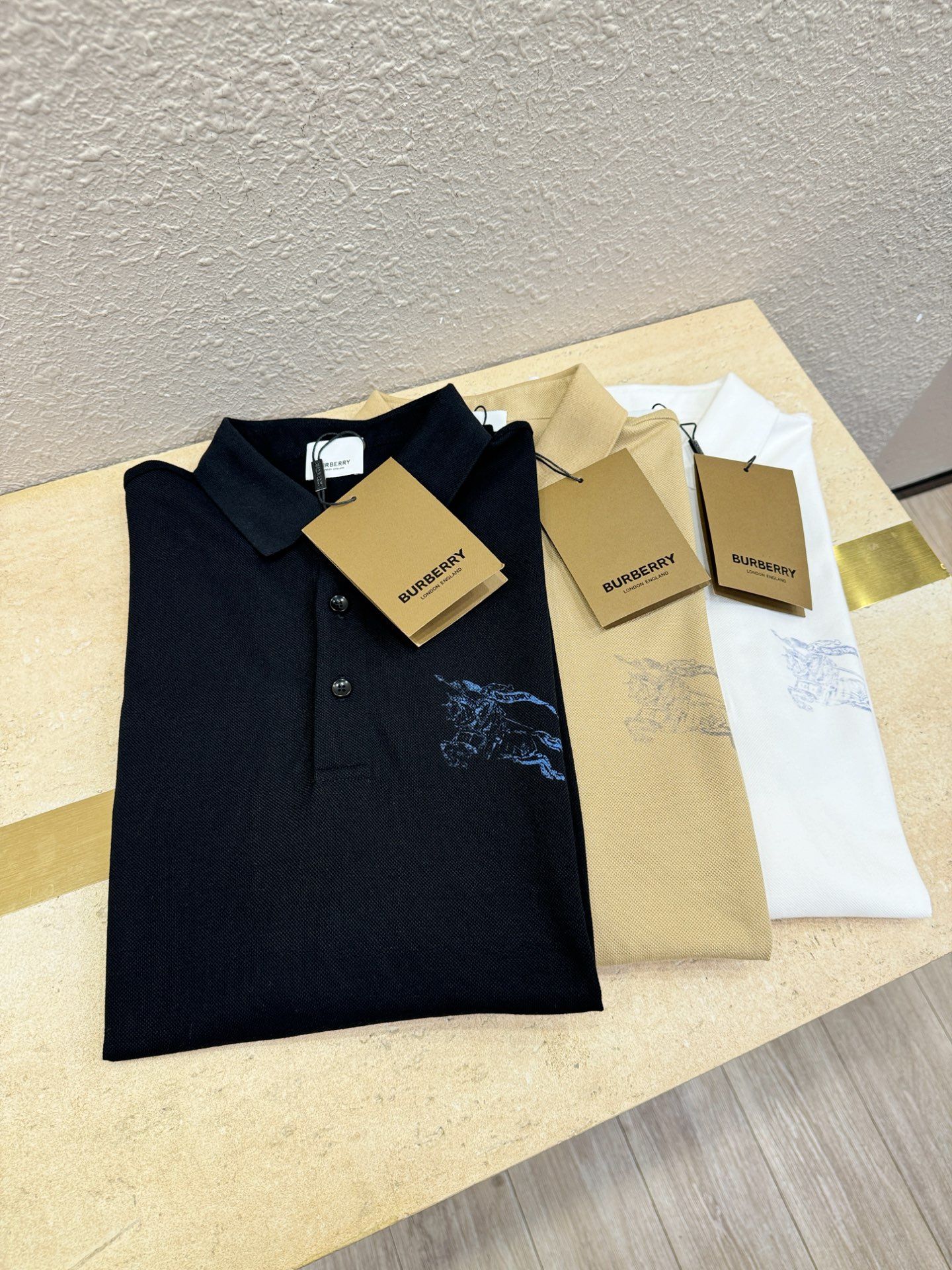 BURBERRY巴宝莉 2025官方春夏新款 专柜同步上市 男士翻领短袖POLO衫，高端主线系列，进口珠