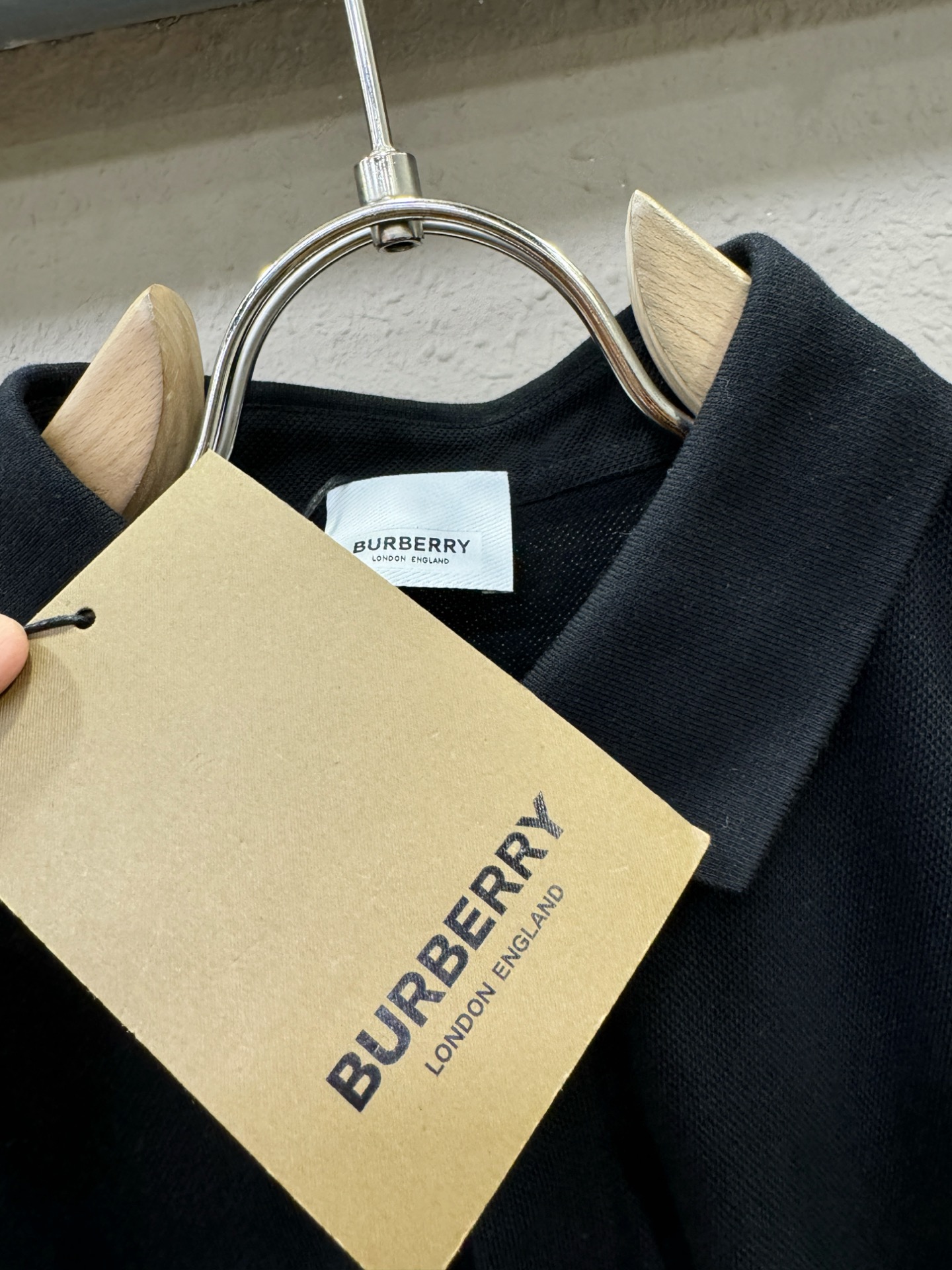 BURBERRY巴宝莉 2025官方春夏新款 专柜同步上市 男士翻领短袖POLO衫，高端主线系列，进口珠