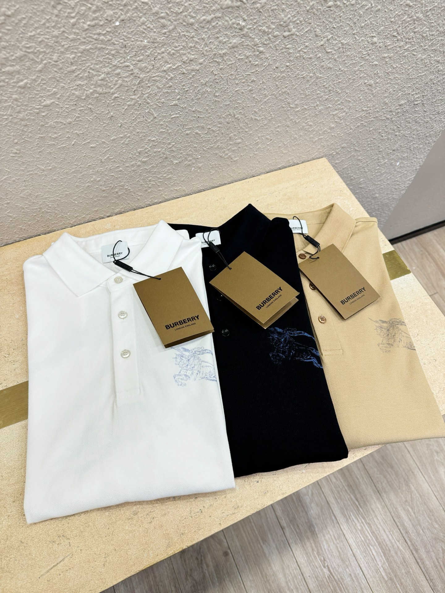 BURBERRY巴宝莉 2025官方春夏新款 专柜同步上市 男士翻领短袖POLO衫，高端主线系列，进口珠