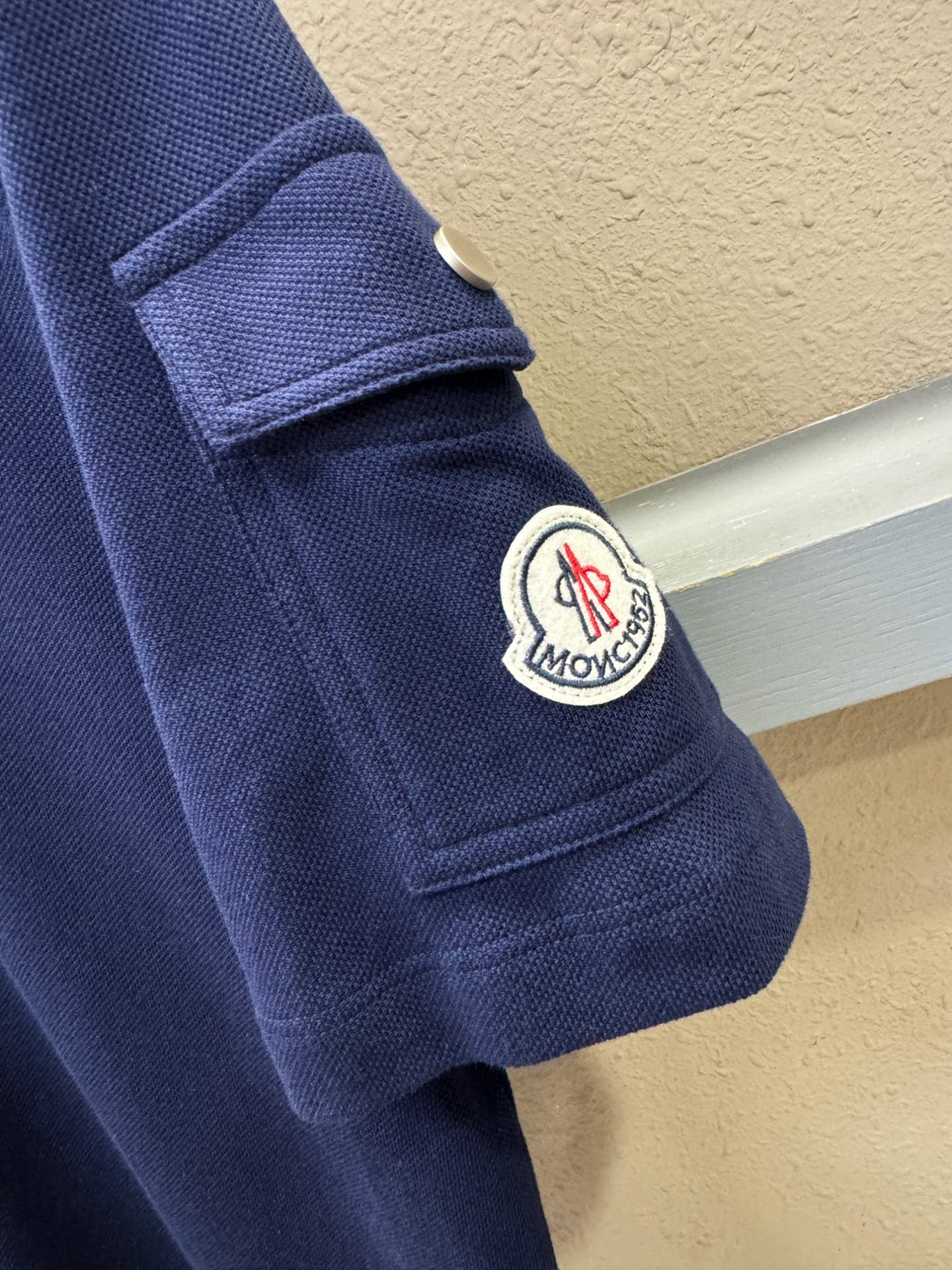 Moncler蒙口 2025官方春夏新款 专柜同步上市 男士翻领短袖POLO衫，高端主线系列，进口珠地丝