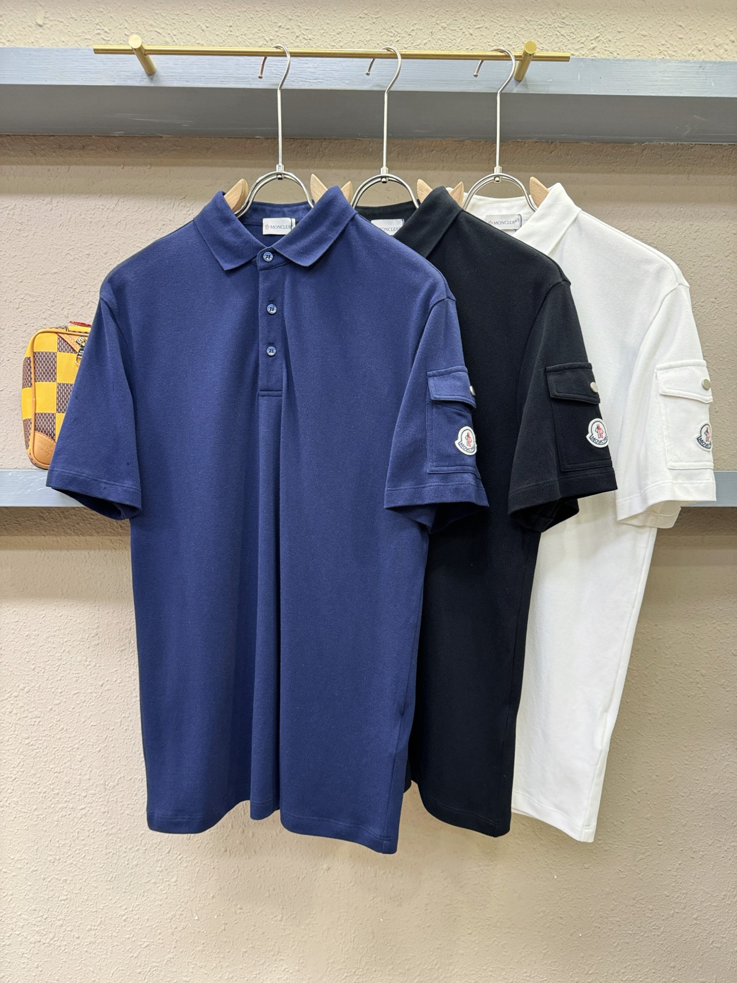 Moncler蒙口 2025官方春夏新款 专柜同步上市 男士翻领短袖POLO衫，高端主线系列，进口珠地丝