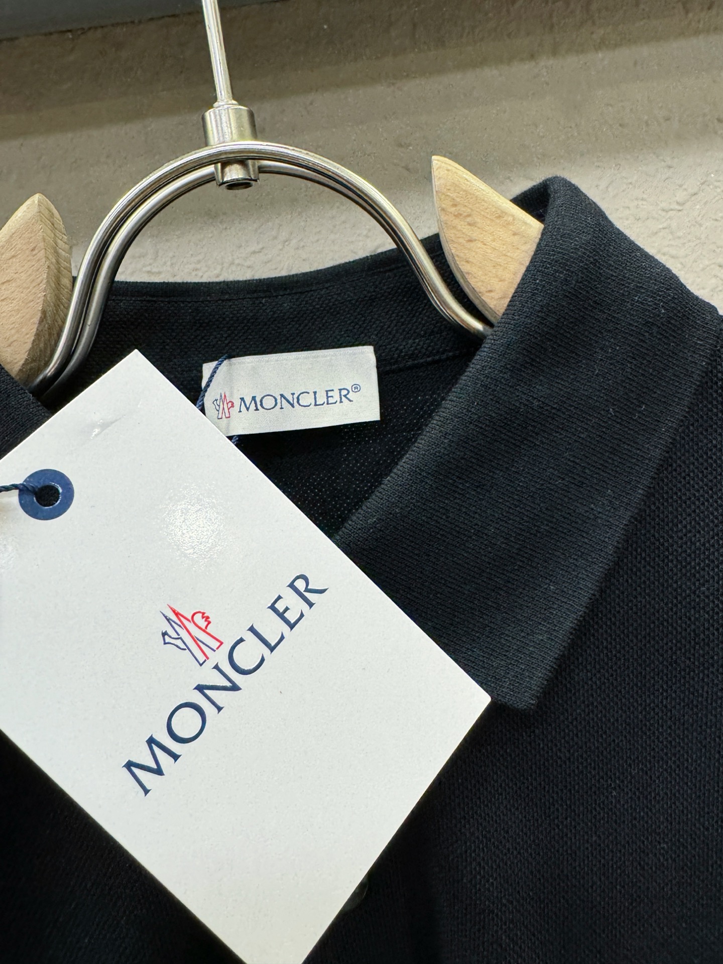 Moncler蒙口 2025官方春夏新款 专柜同步上市 男士翻领短袖POLO衫，高端主线系列，进口珠地丝