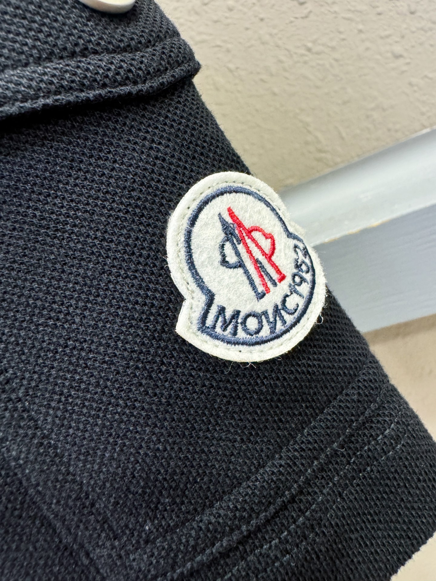 Moncler蒙口 2025官方春夏新款 专柜同步上市 男士翻领短袖POLO衫，高端主线系列，进口珠地丝