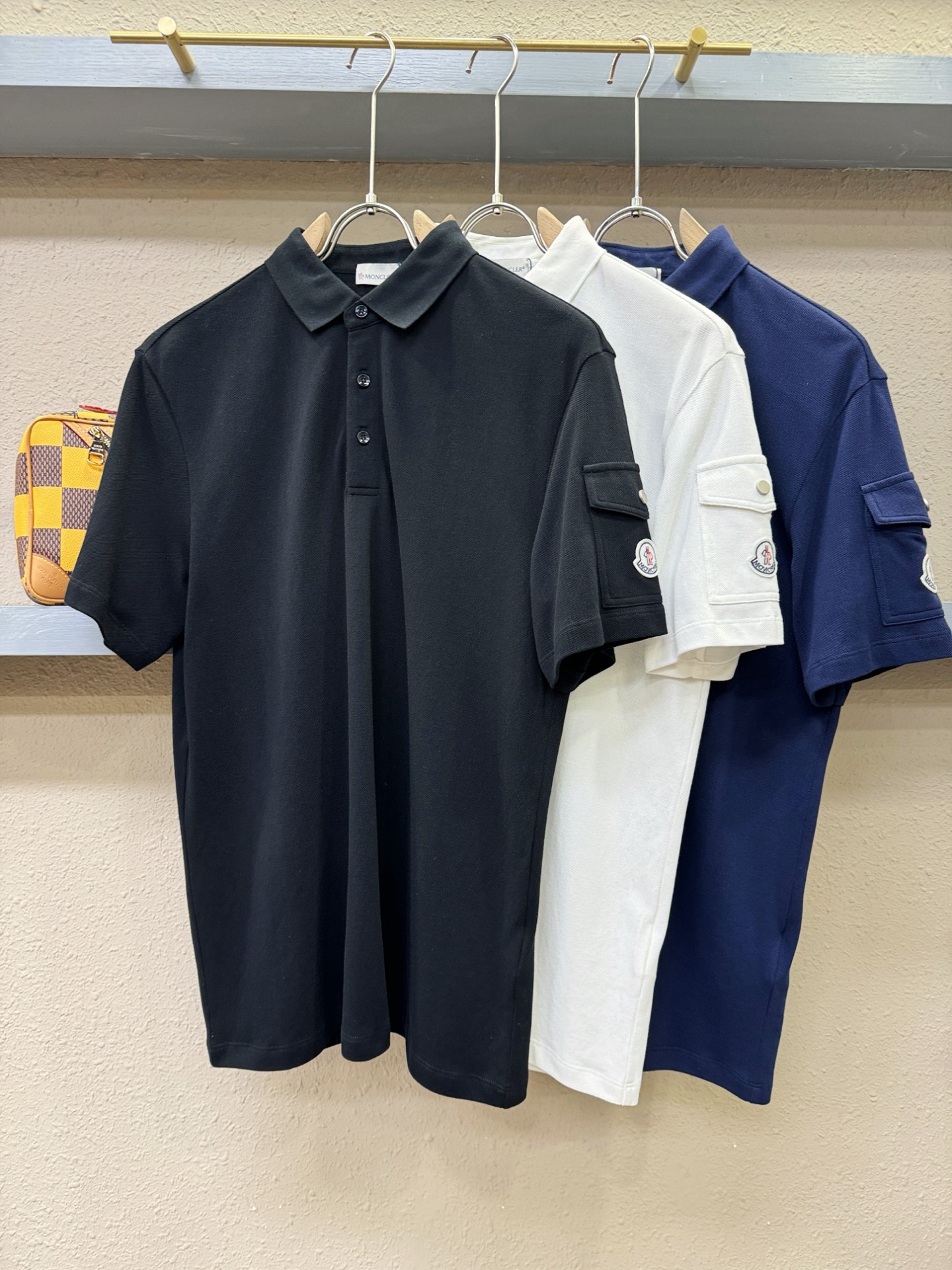 Moncler蒙口 2025官方春夏新款 专柜同步上市 男士翻领短袖POLO衫，高端主线系列，进口珠地丝