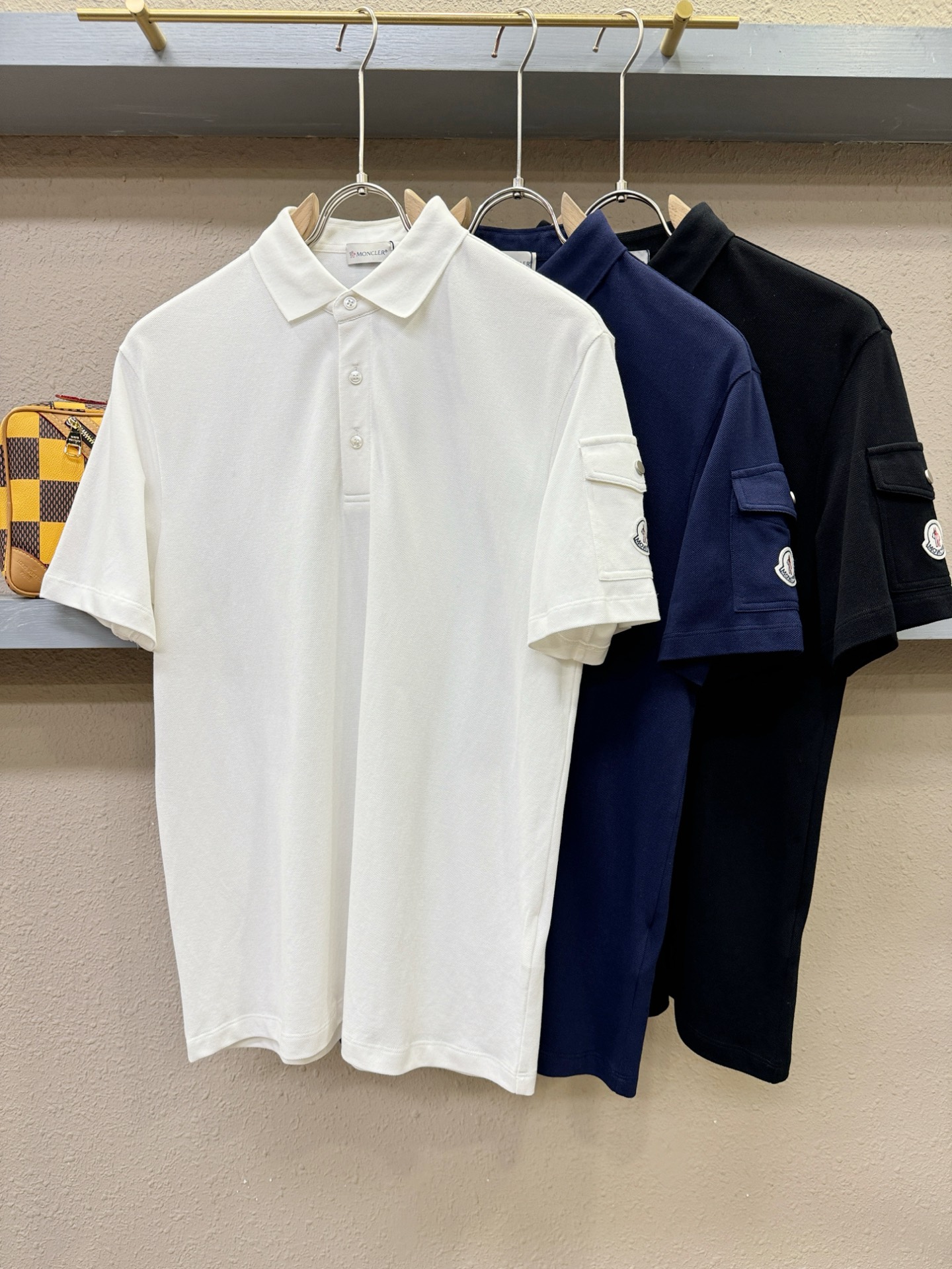 Moncler蒙口 2025官方春夏新款 专柜同步上市 男士翻领短袖POLO衫，高端主线系列，进口珠地丝