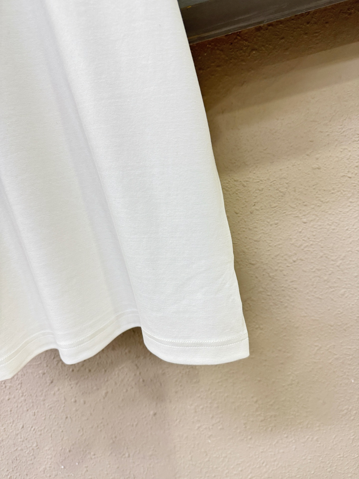 BURBERRY巴宝莉 顶级品质 2025秋冬新品短袖！原版定制面料，手感柔软。顶级进口私货，时尚设计潮