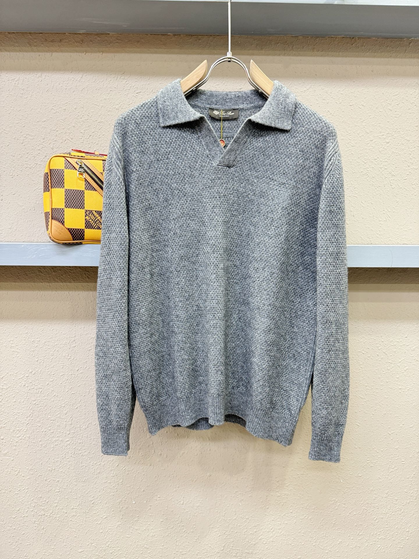 Loro Piana诺悠翩雅 新品爆款 2025秋冬新品羊毛毛衣 胸前品牌Golo刺绣，经典简约大气品牌