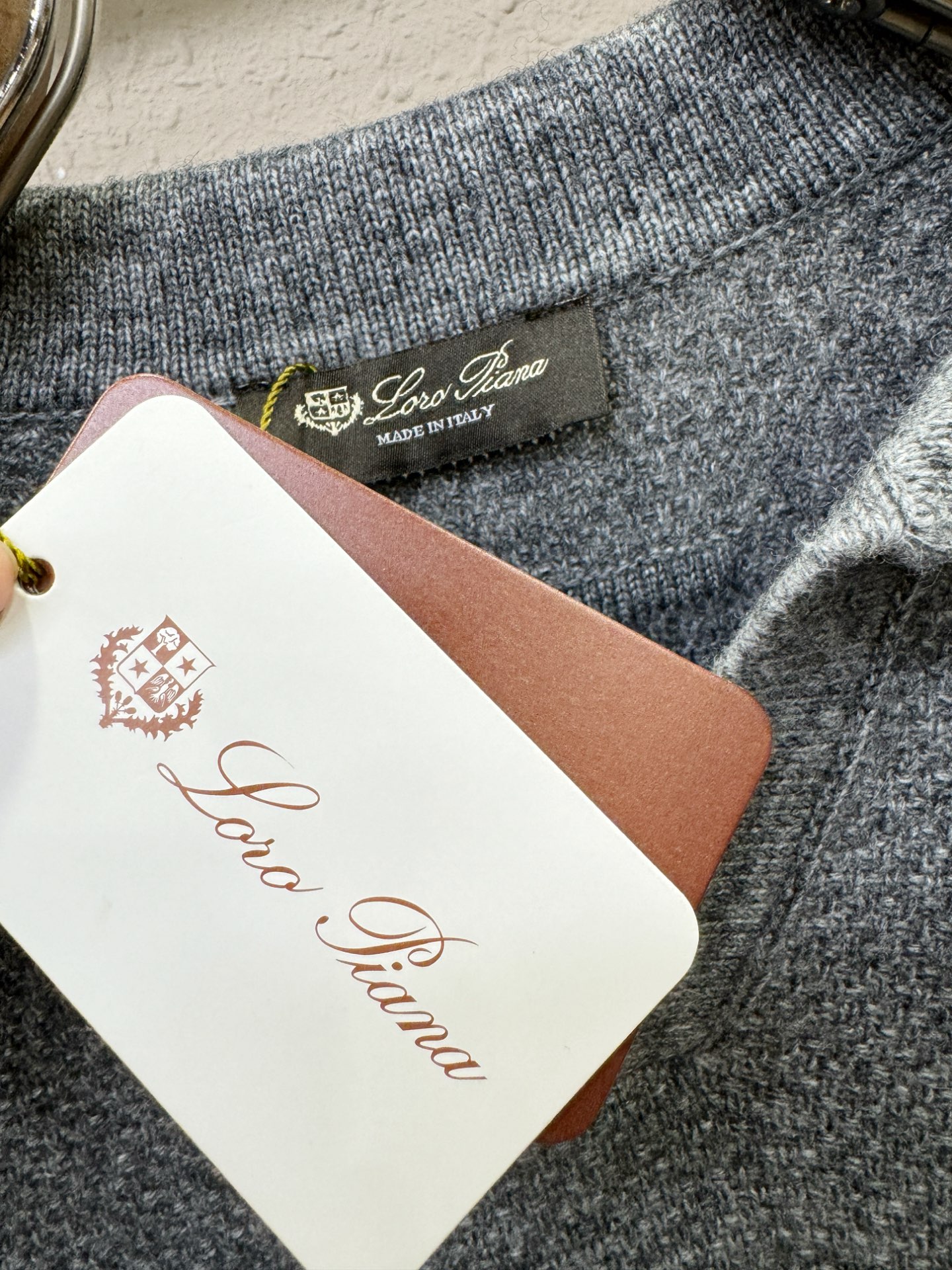 Loro Piana诺悠翩雅 新品爆款 2025秋冬新品羊毛毛衣 胸前品牌Golo刺绣，经典简约大气品牌